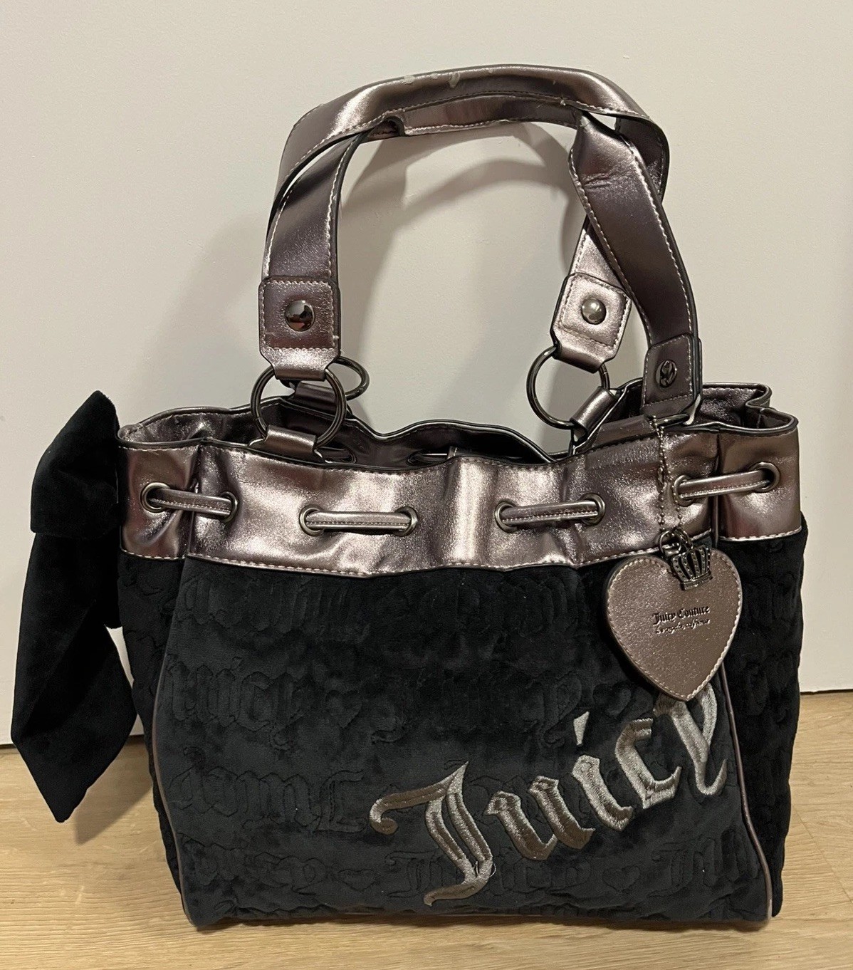 Juicy couture Black Silver Metallic Daydreamer Bag NWT RARE🖤🩶