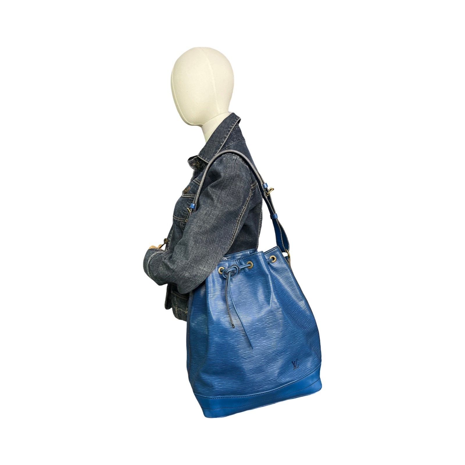 Louis Vuitton Epi Noe GM Toledo Blue Leather Drawstring Shoulder Bag 1988