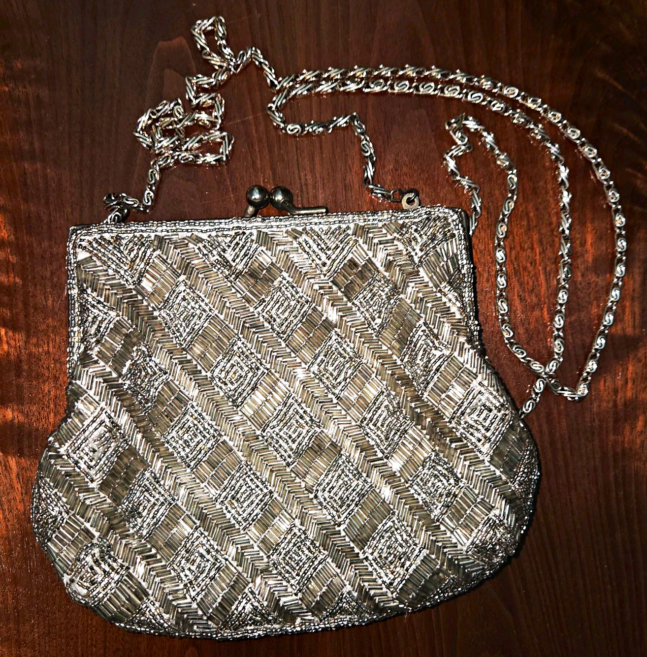 Le Regale Silver Beaded Geometric Kiss Lock Clutch Evening Bag w/ Chain Strap