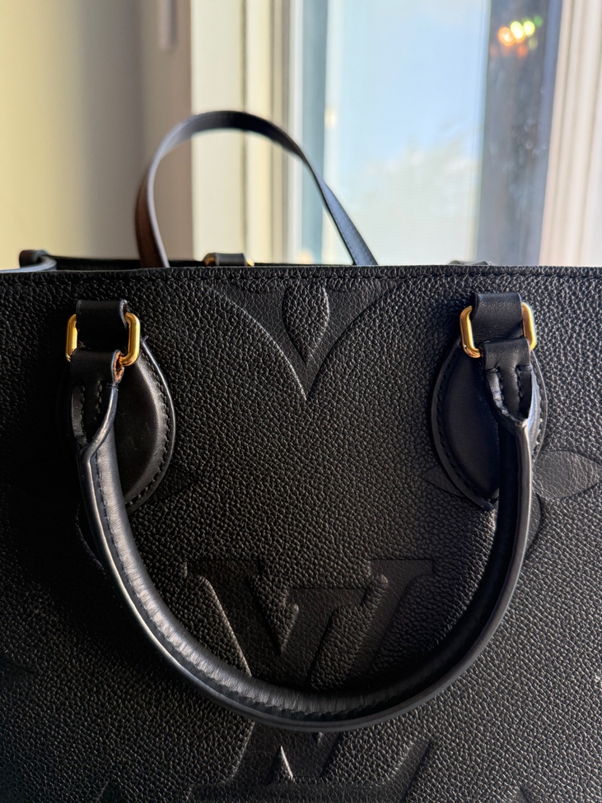 Louis Vuitton OnTheGo Tote Monogram Empreinte MM
