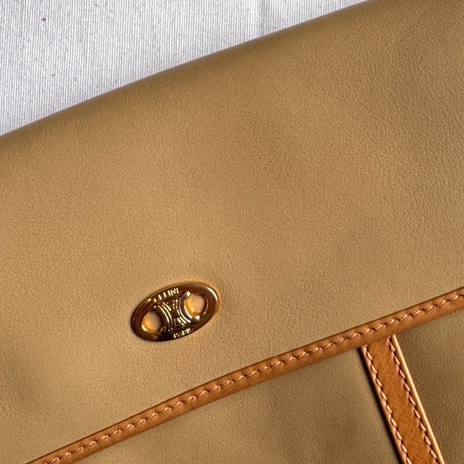 Vintage Celine Paris Triomphe Leather Chain Crossbody Tan Gold Hardware Flap