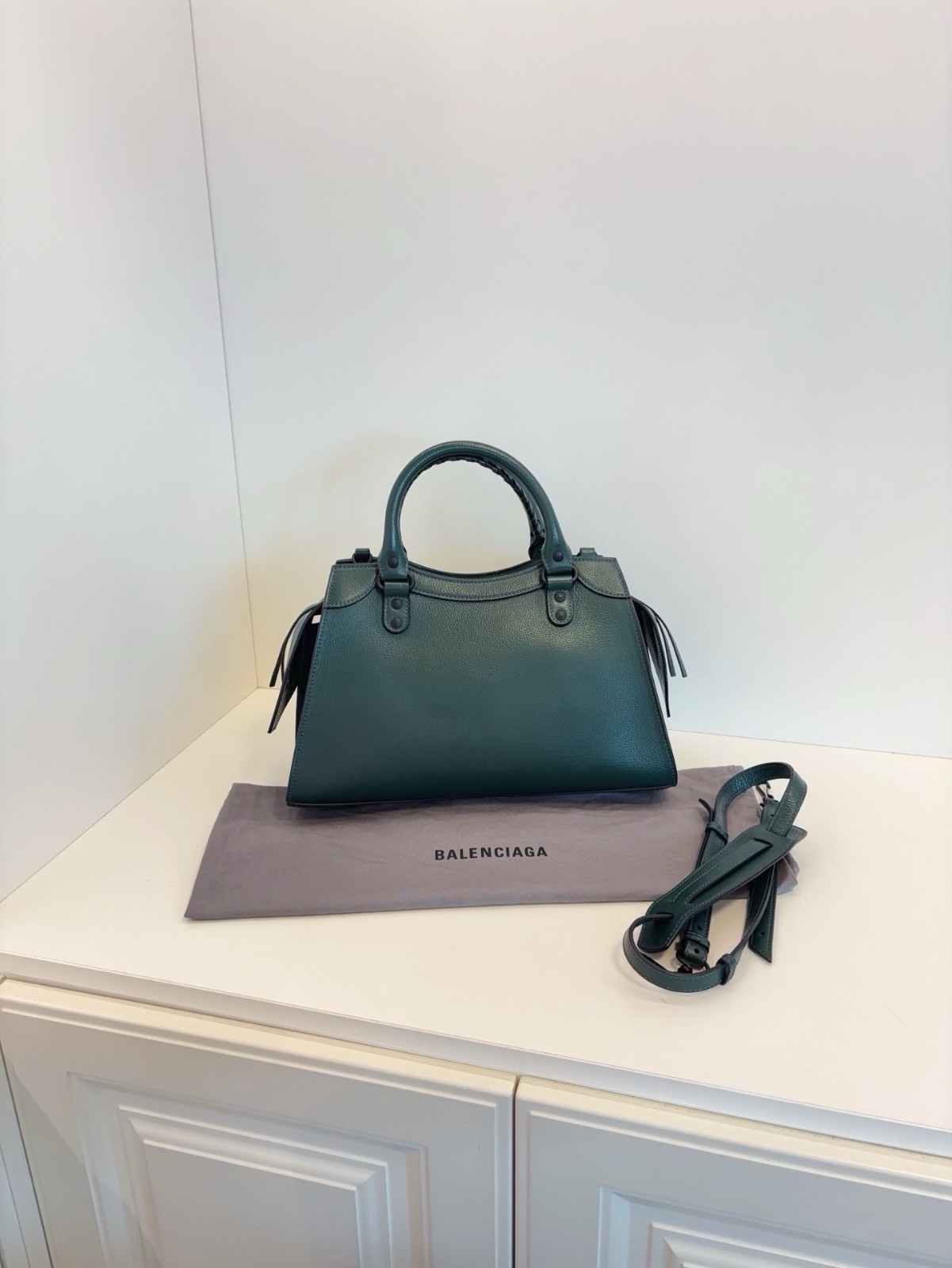 Balenciaga Neo Classic Vintage Green Motorcycle Bag, （33 × 20 × 13） cm