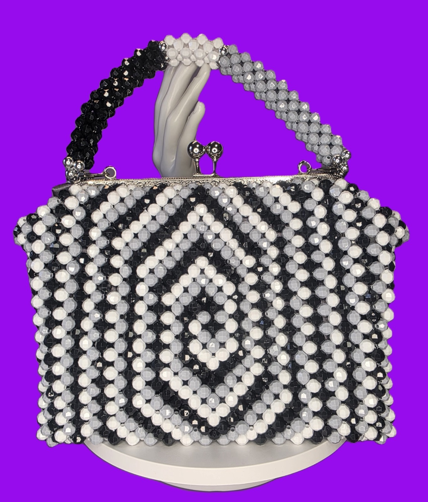Women’s Spiral Pattern beaded handbag