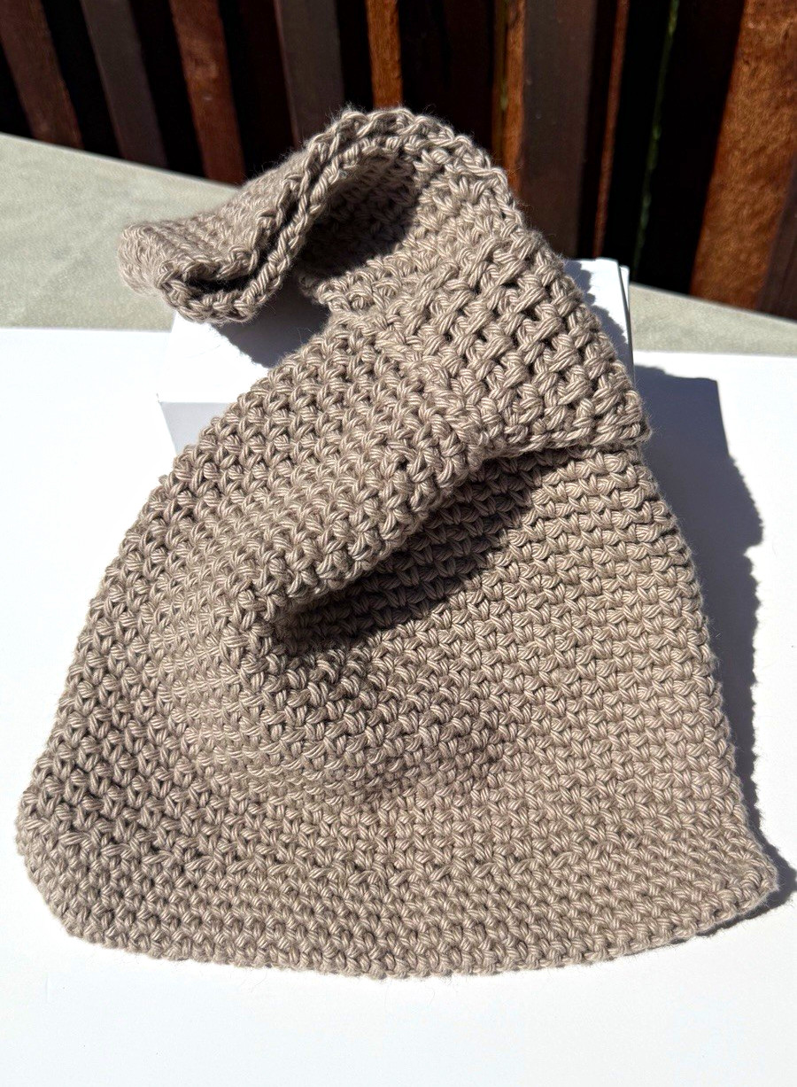 Handmade Beige Crochet Knit Wrist Strap Small Tote Purse, Lightweight Casual