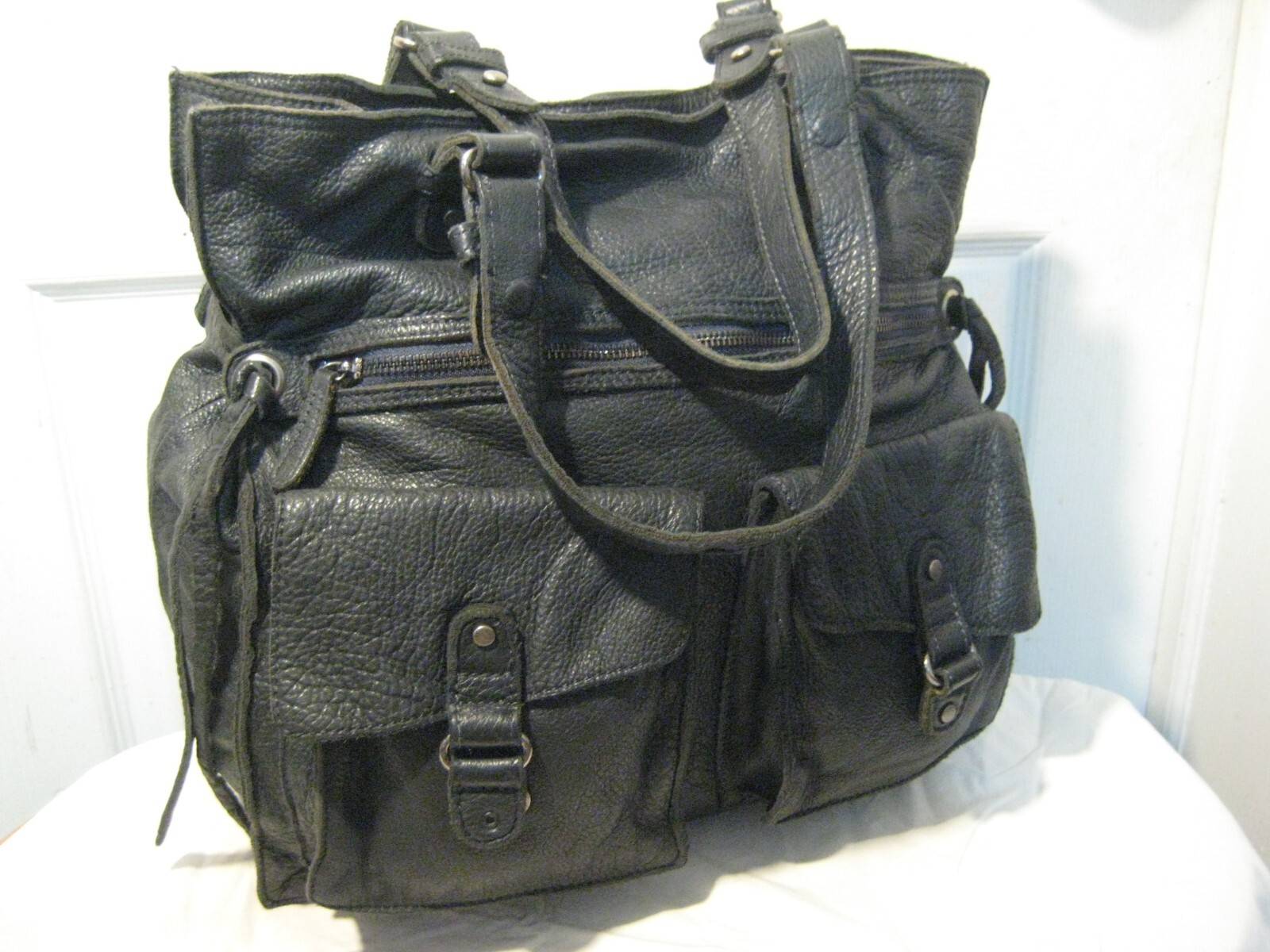 Vanessa Bruno Athe Large Black cowhide Leather Double Pockets Shoulder Bag.