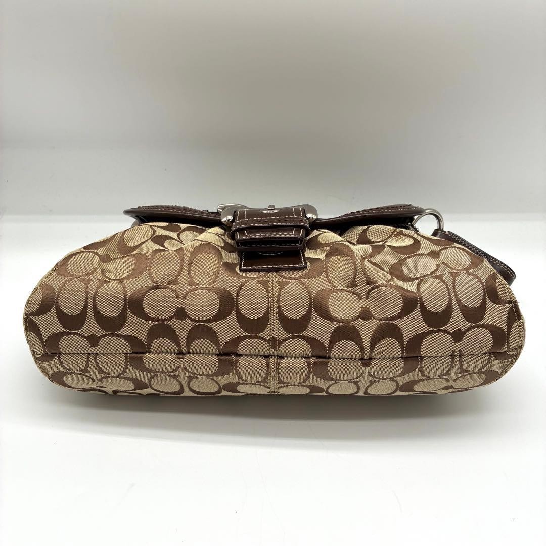 COACH Soho Signature Brown Canvas Shoulder Bag Pre-Owned Charm Included
