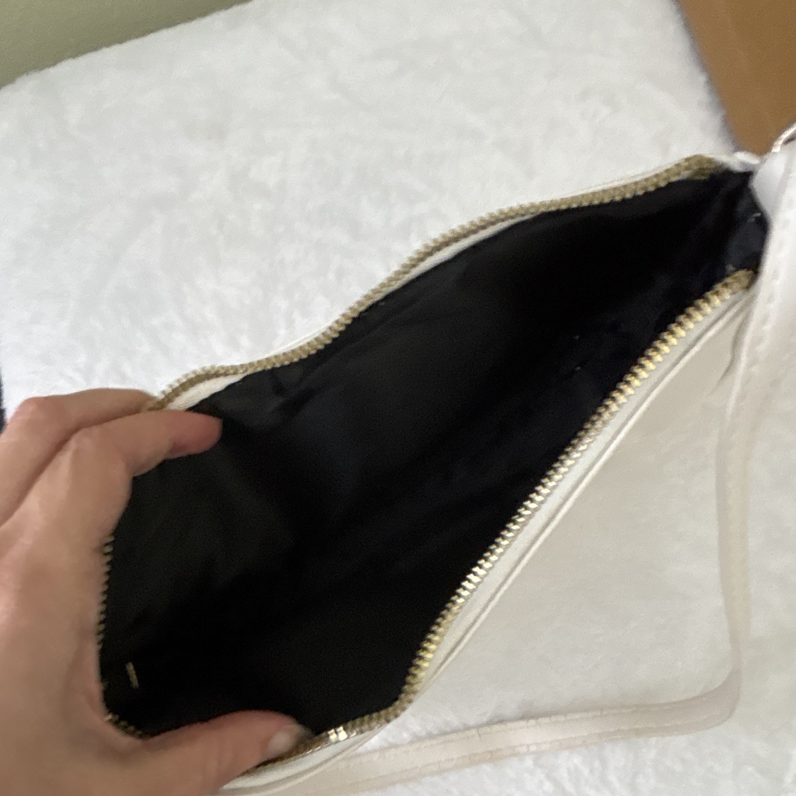 Women’s White Shoulder Bag Rectangle Zip Gold Hardware Black Lining