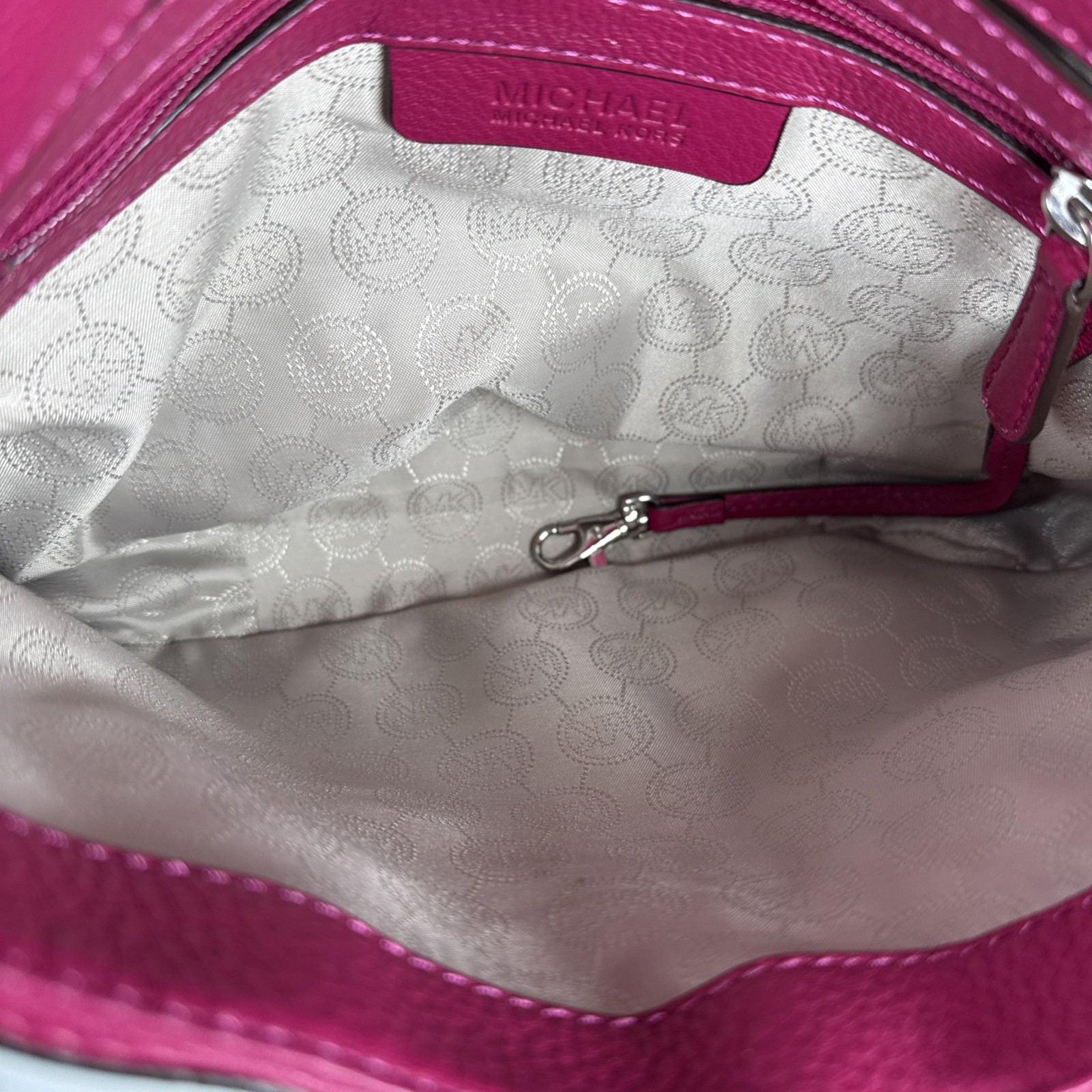 Michael Kors Fuchsia Pebbled Leather Shoulder Bag – Chic & Bold