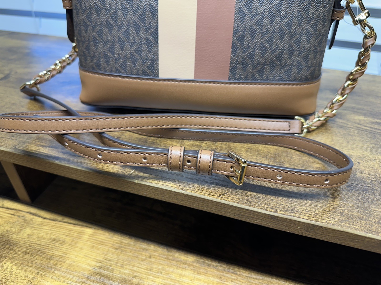 NEW MICHAEL KORS Jet Set Charm Large Dome MK Monogram Crossbody brown Gold