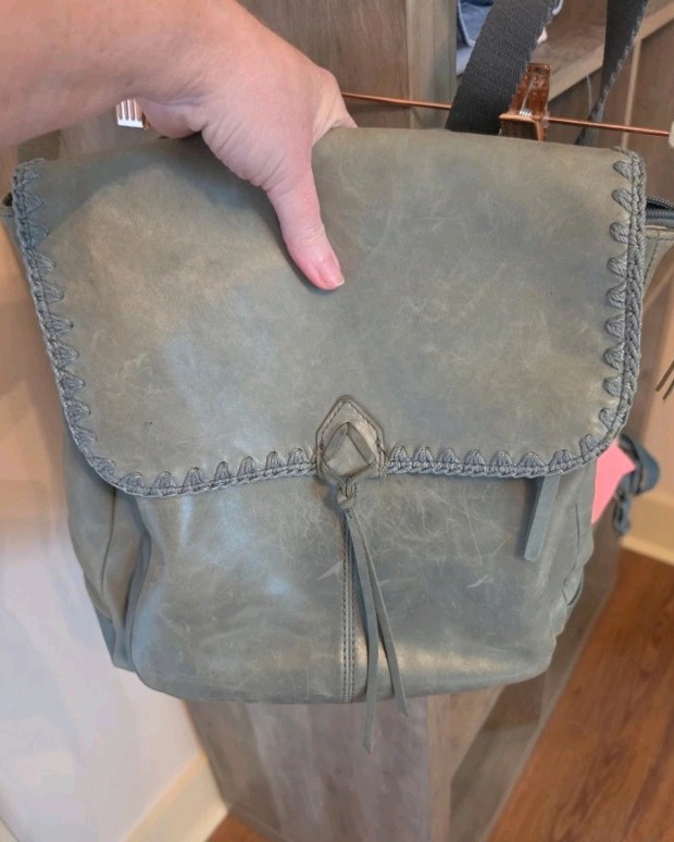 The Sak Women’s Gray Backpack Zip Closure Adjustable Straps Pockets Beige Lining