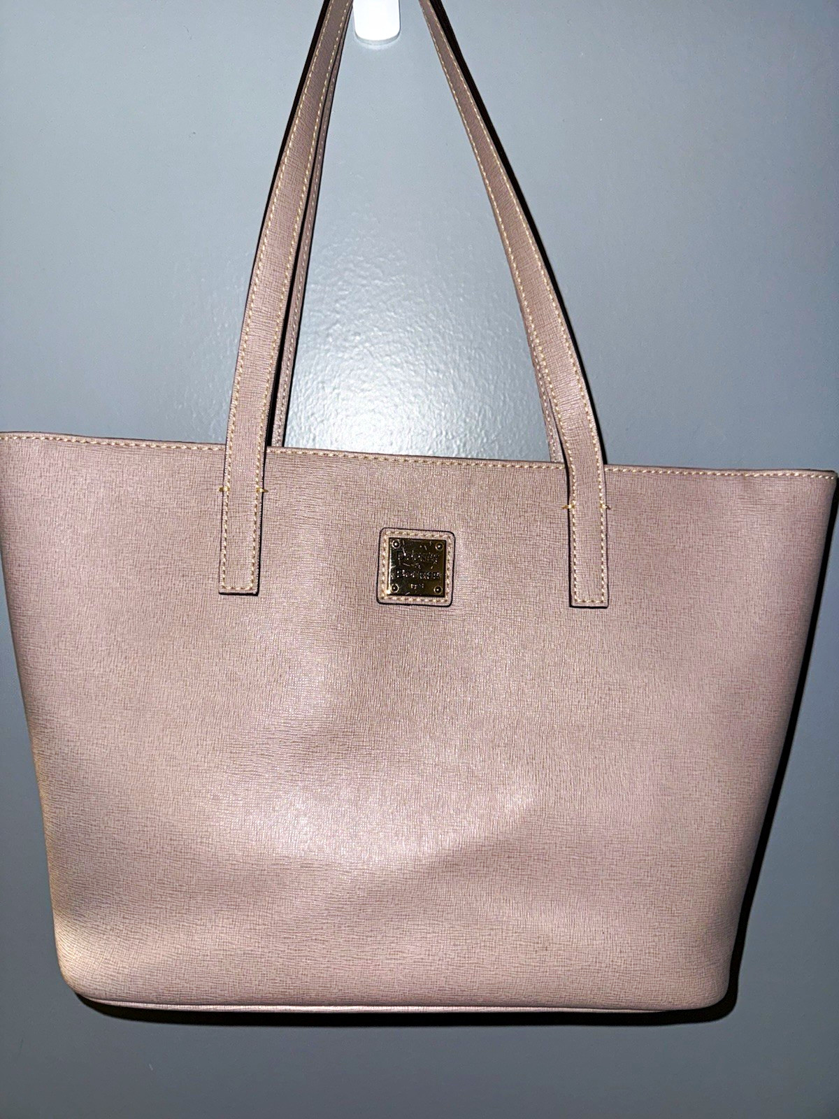Dooney & Bourke Taupe Tote Bag Red Lining Zip Closure Inner Pockets Gold