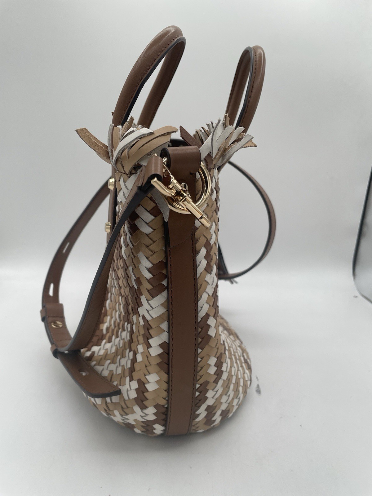 Michael Kors Marley Medium Leather bucket Messenger Bag luggage gold handbag