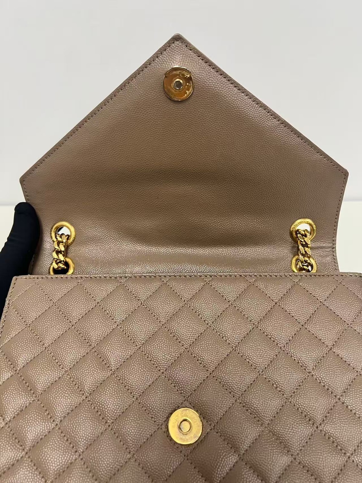 Yves Saint Laurent Taupe Envelope Grain De Poudre Leather Shoulder Bag AUTH