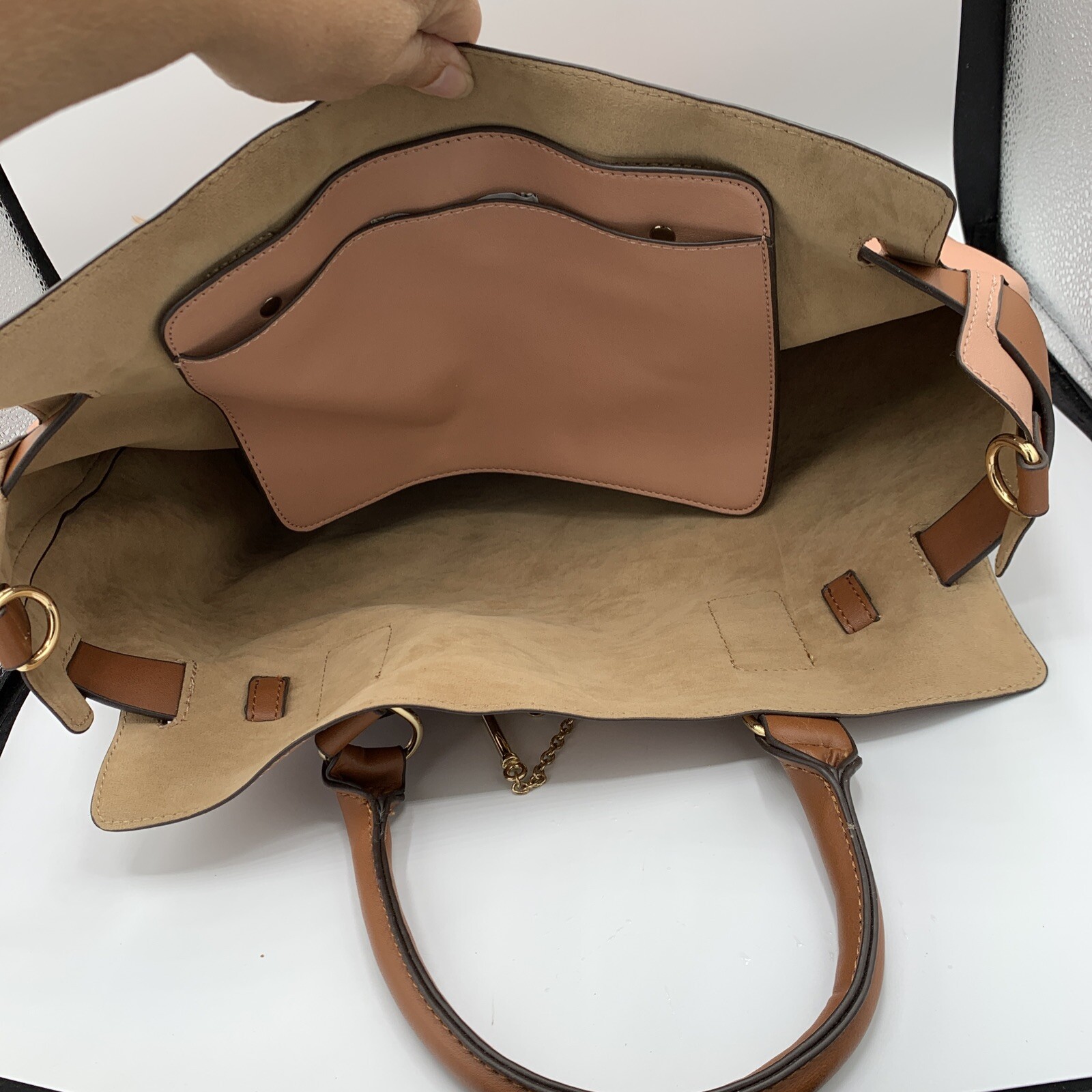 New JustFab Polyvinyl Large 17″ x 14″ x 6″ Tote Handbag Salmon Beige Color
