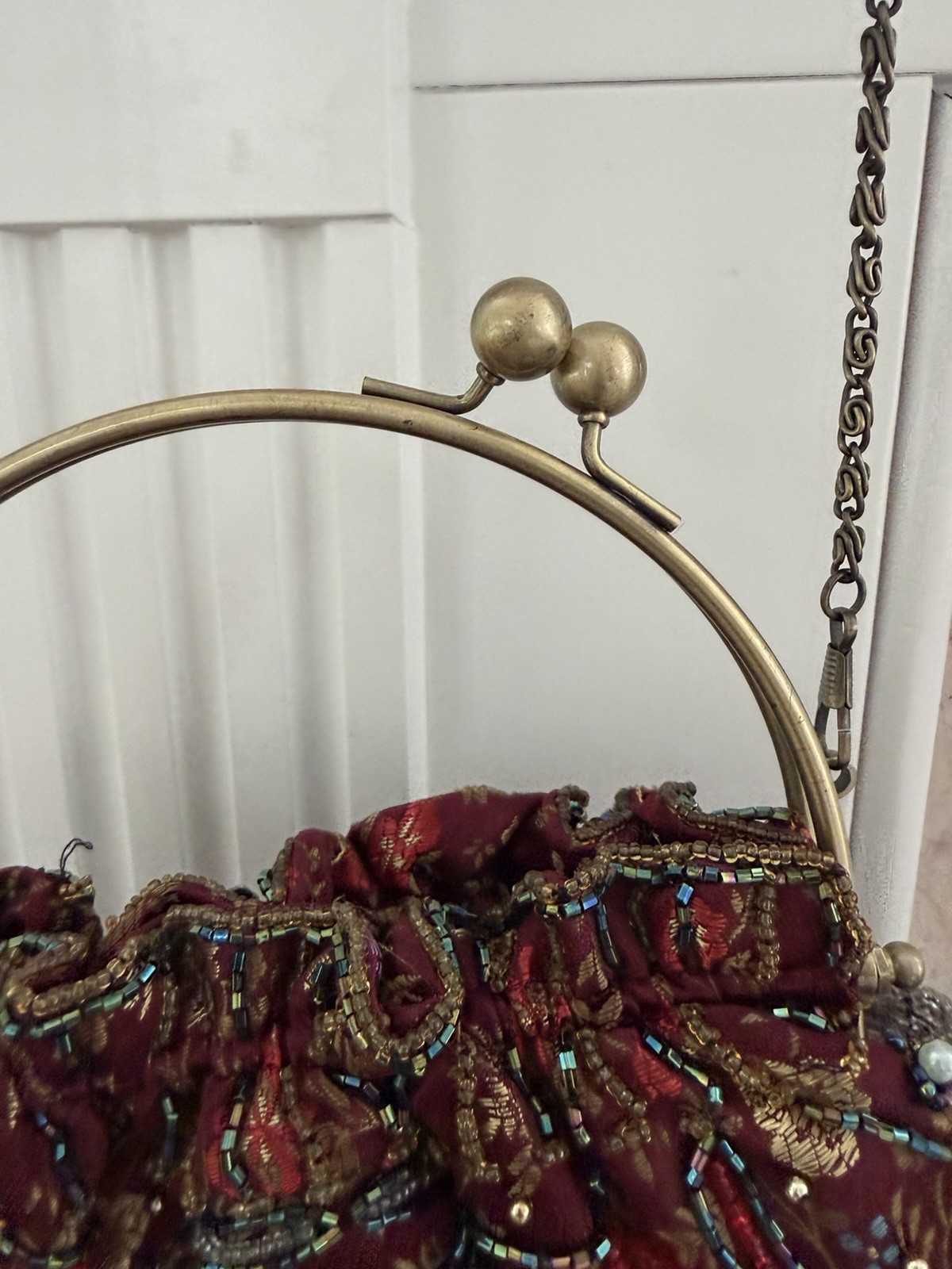 Vintage Burgundy Floral Beaded Clasp Lock Clutch Purse w/ Bronze Chain Strap