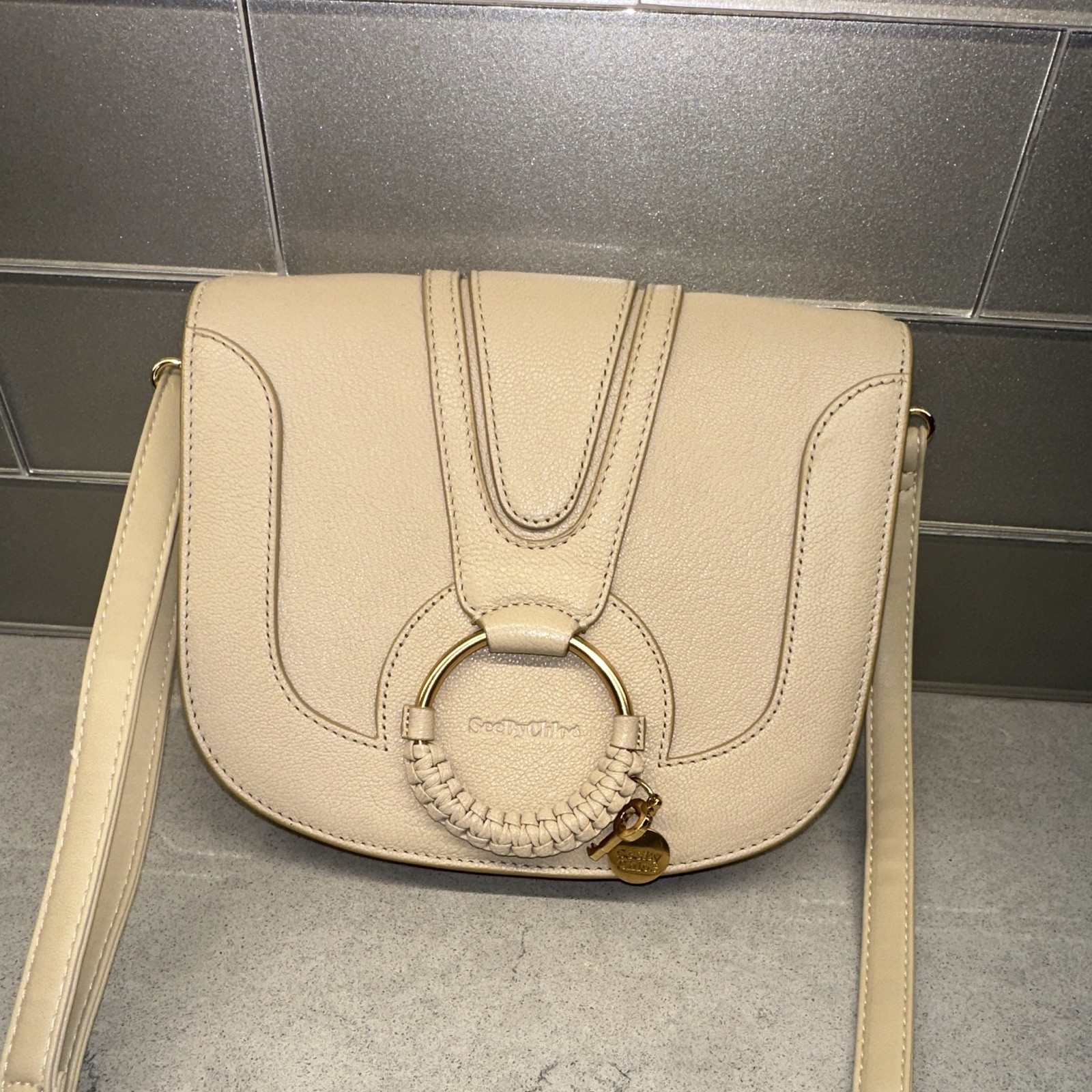 See By Chloé Beige Pebbled Saddle Crossbody Bag Gold Hardware Logo Det Strap