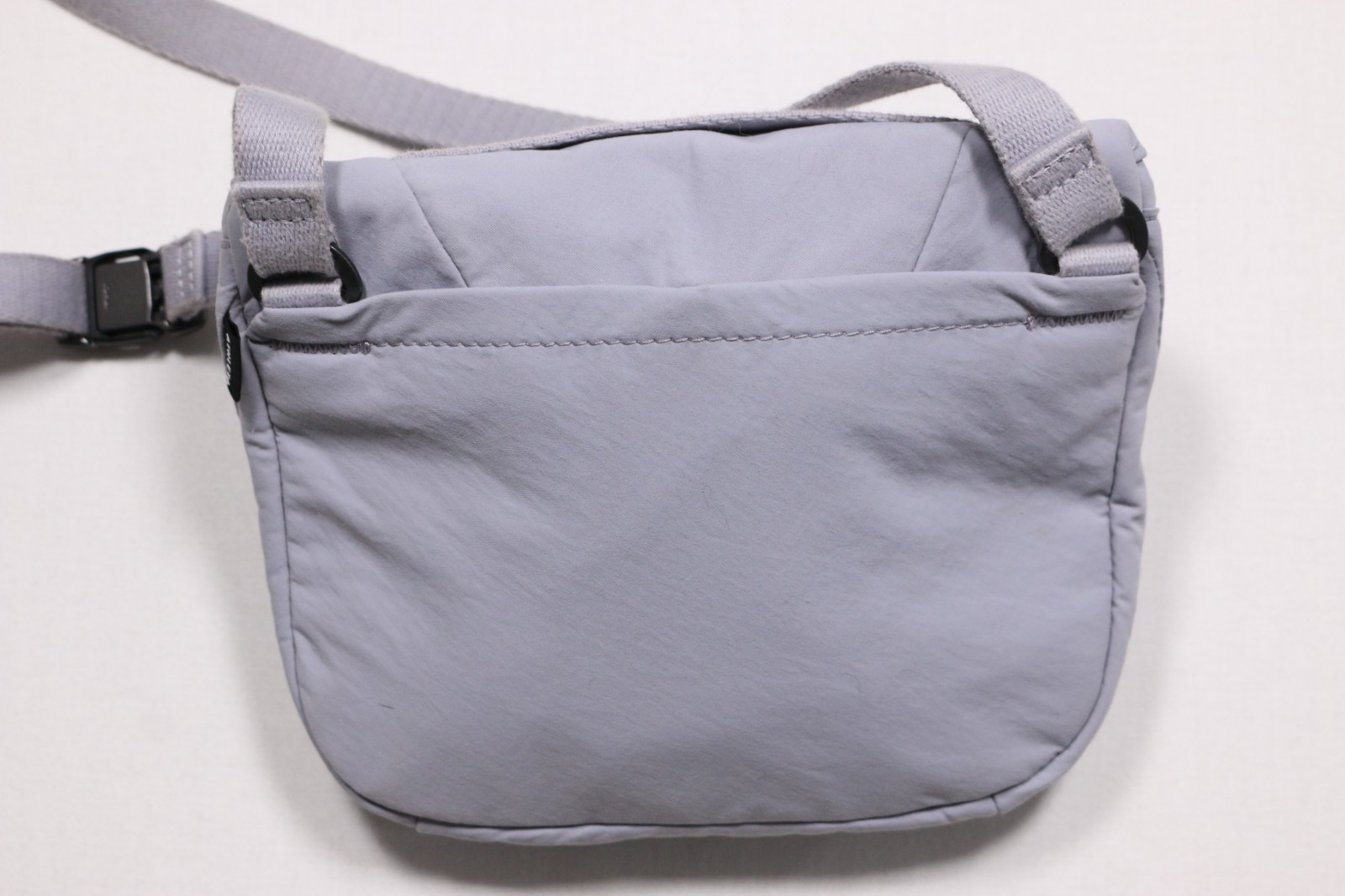 Athleta Stash Crossbody Bag Light Purple Nylon Adjustable Strap Multipocket