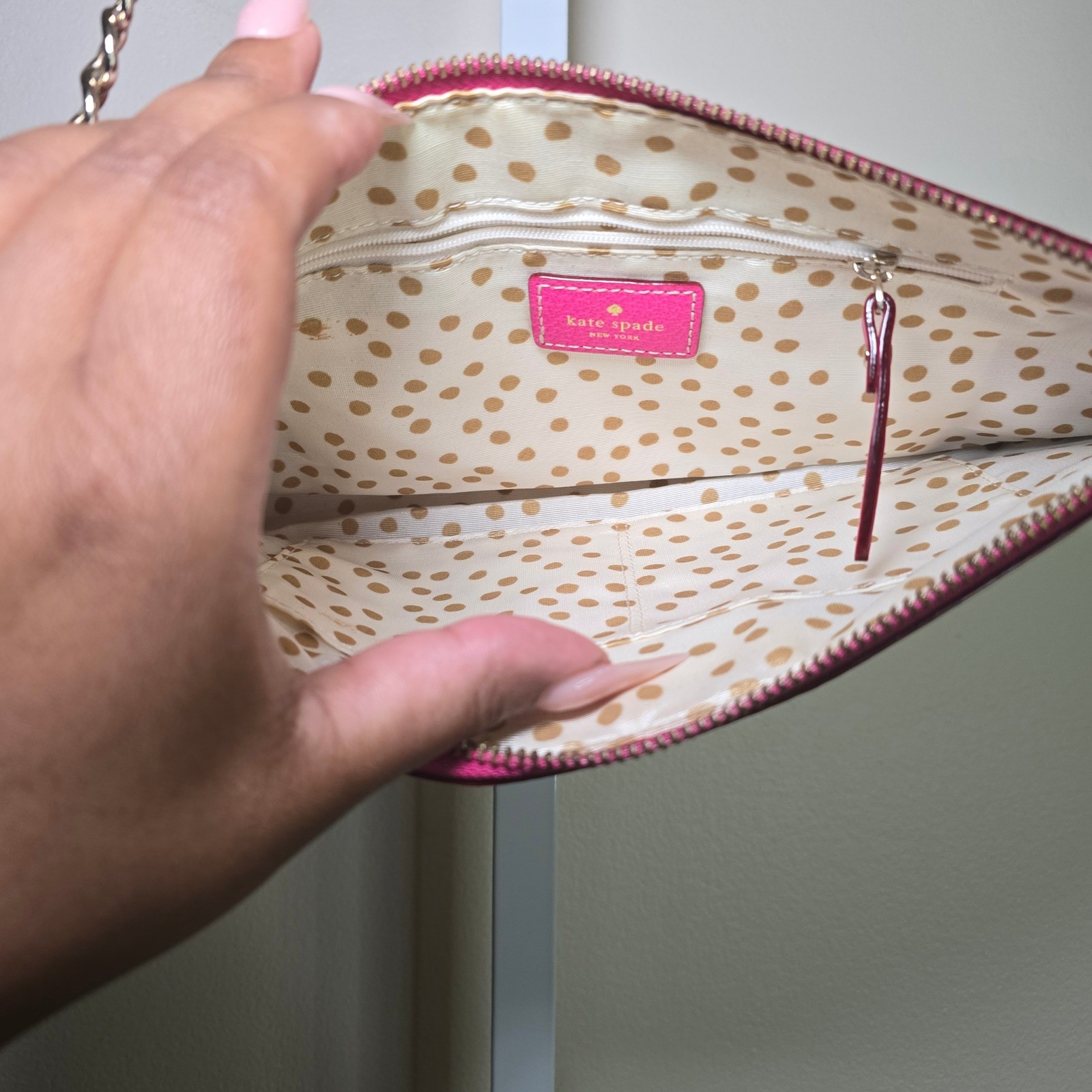 Kate Spade New York Byrd Wellesley Fuschia Wristlet Chained strap Clutch Purse