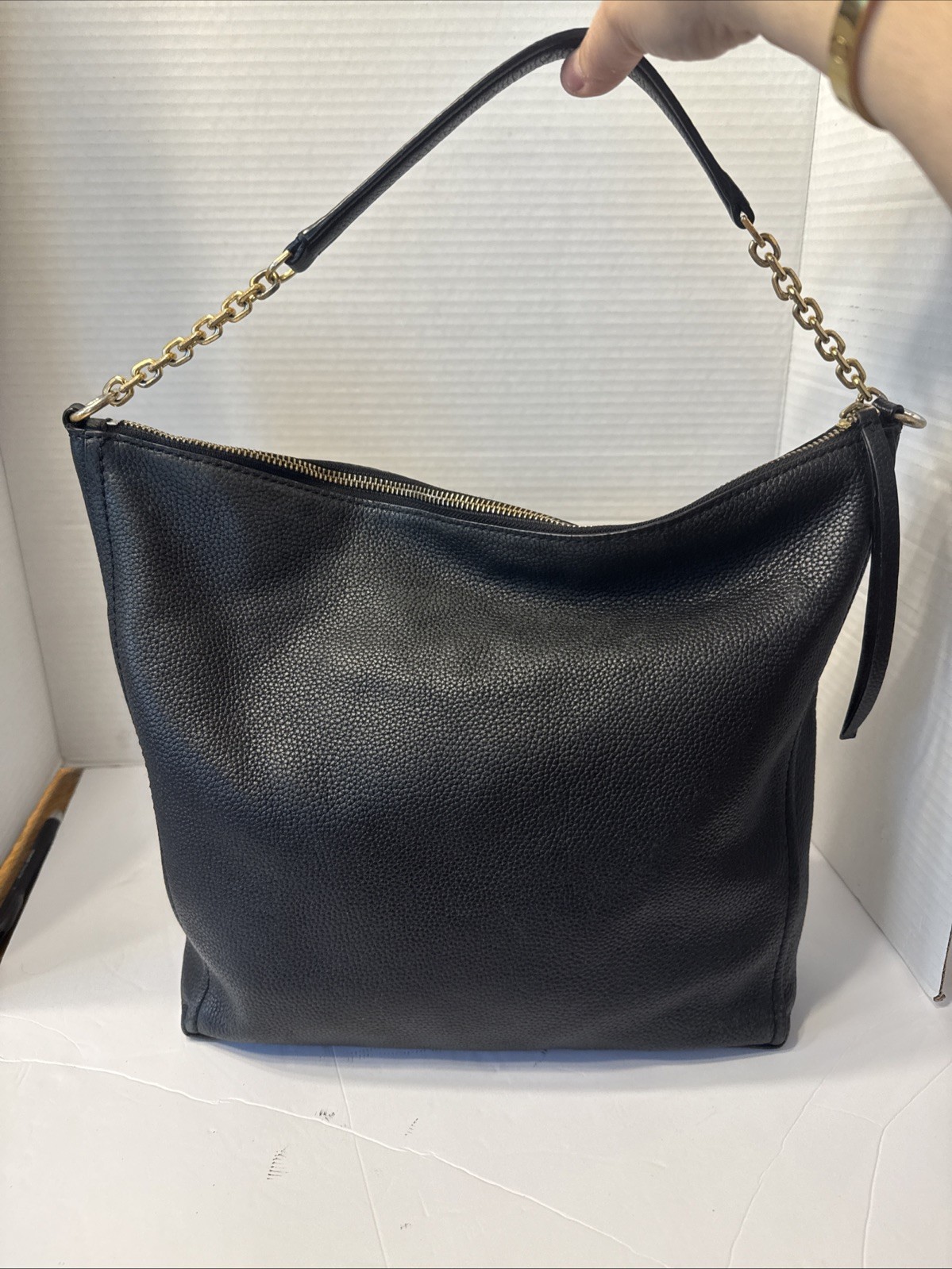 Authentic Tory Burch carter hobo shoulder bag in Black Leather gold Chain tote