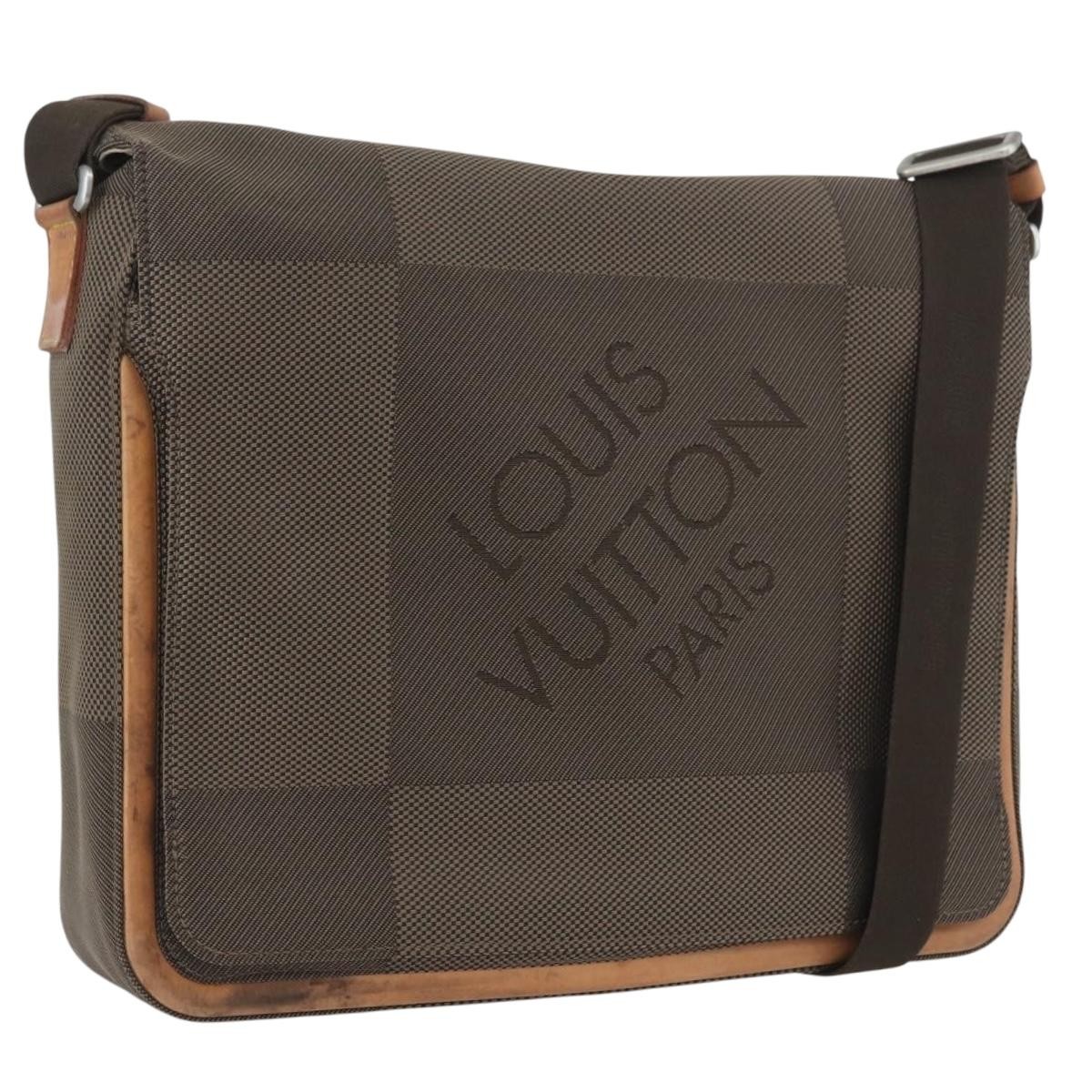 LOUIS VUITTON Damier Geant Messager Shoulder Bag Tail M93030 LV Auth ep13875