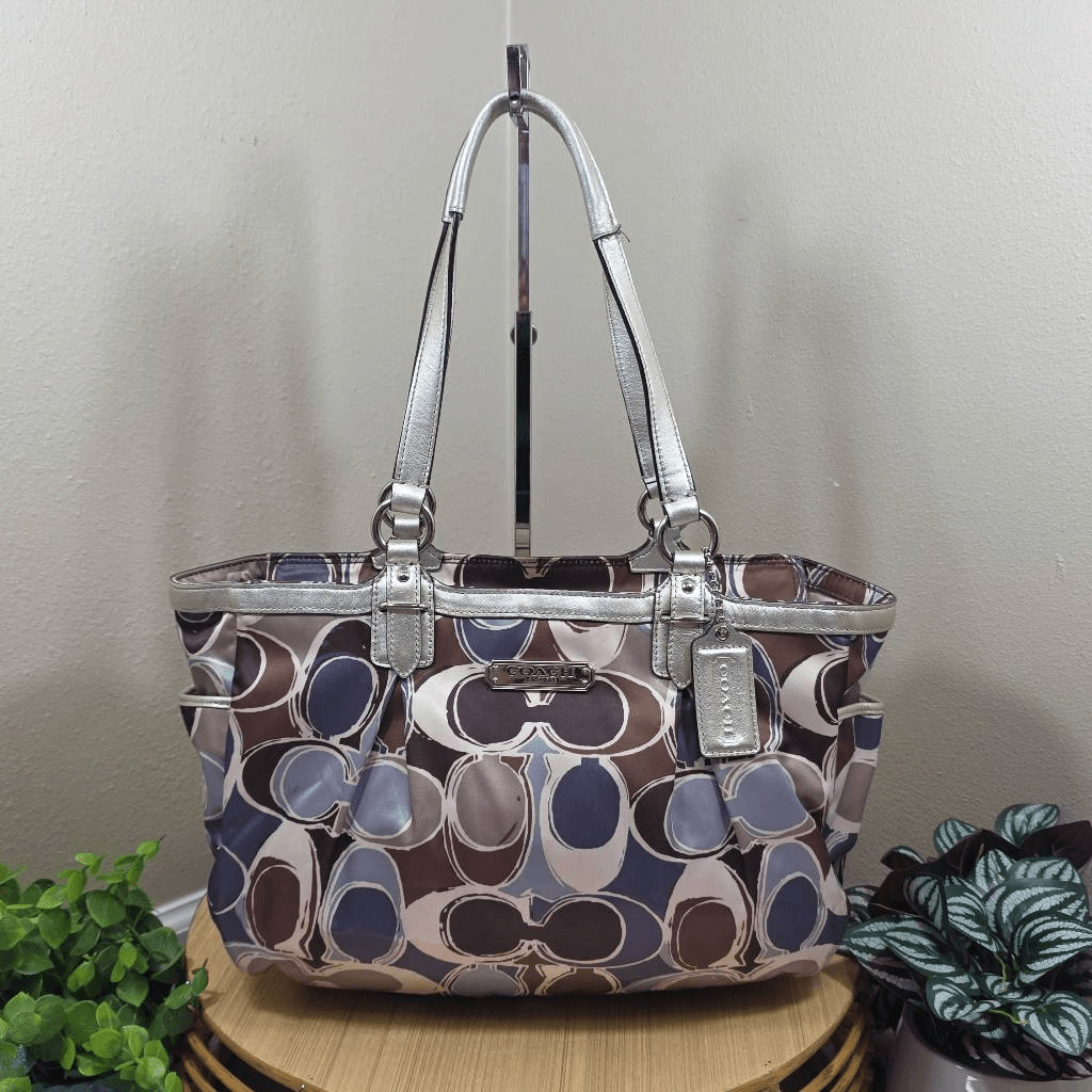 Coach Signature Gallery Satin-Fabric Tote Style F22161