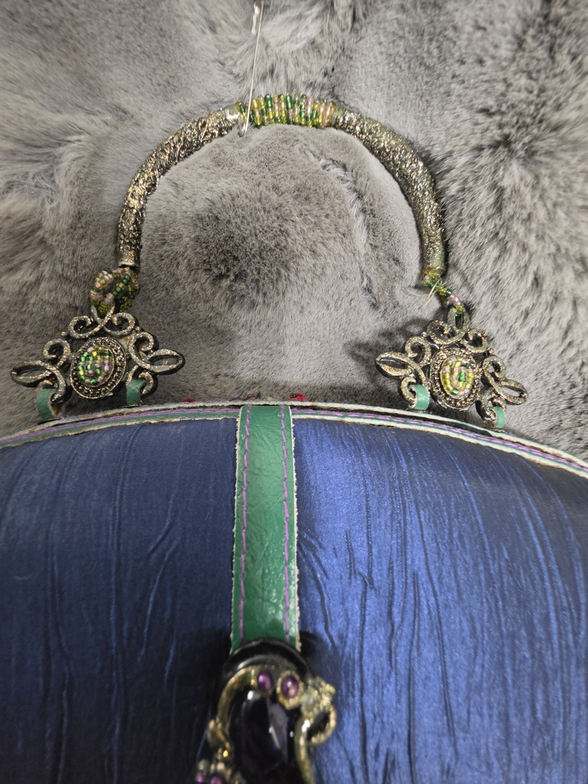 Mary Frances Show Off Peacock Feather Beaded Jeweled Hard Shell Purse Vintage