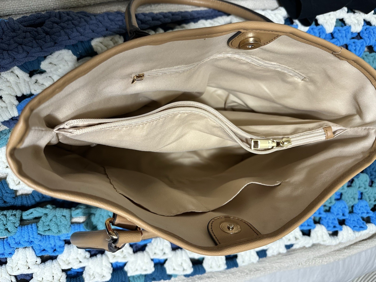 Multicolor Striped Tote Bag Tan Double Handles Zip Top Inner Pockets Charm