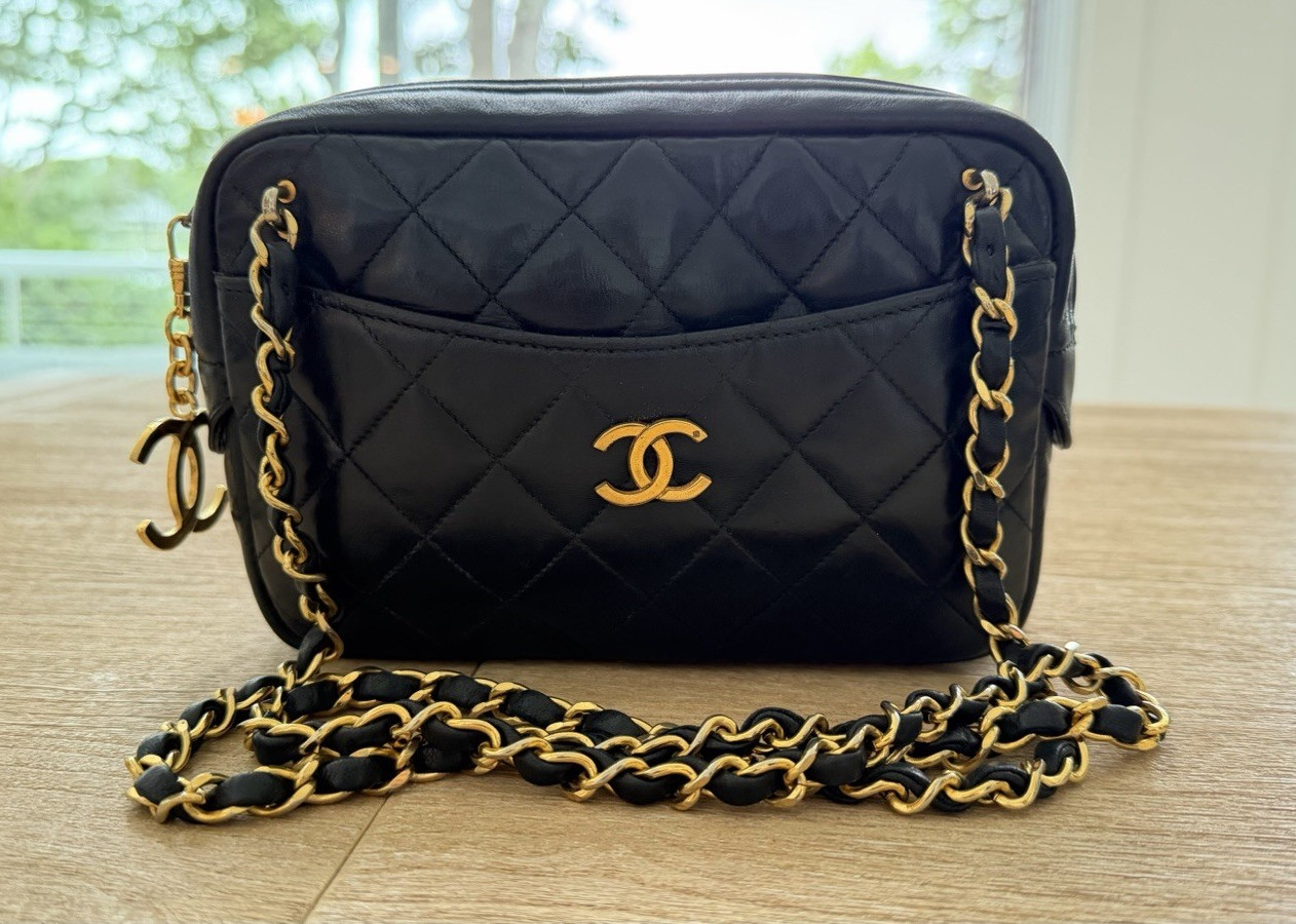 Authentic CHANEL Black Quilted Zip Chain Shoulder camera Bag Gold Hardware CC