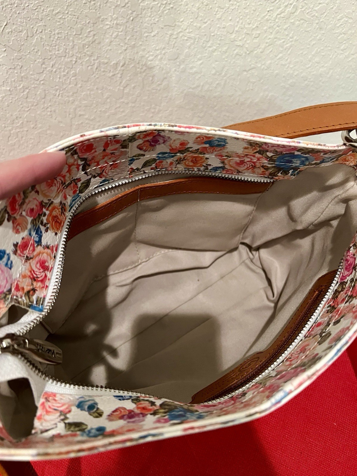 Valentina Italia Leather Floral Crossbody Purse With Shoulder Strap EUC