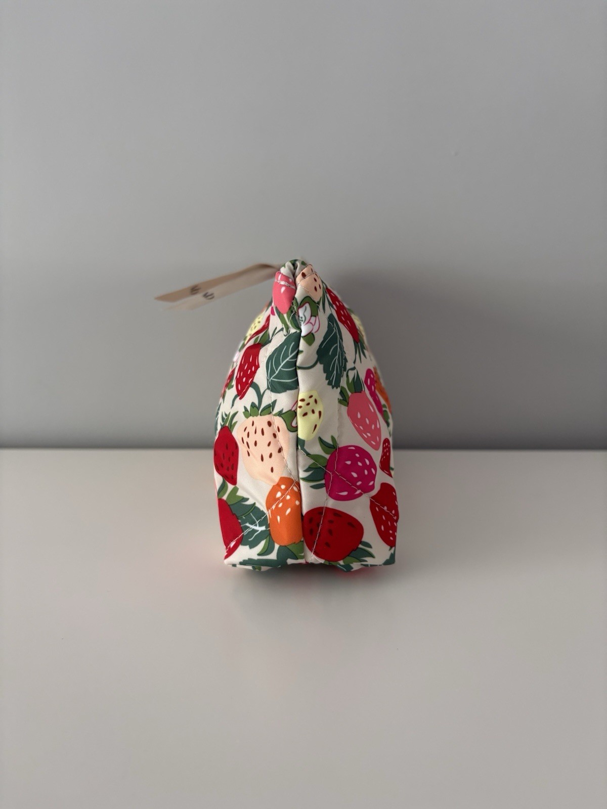 Vera Bradley Essential Small Pouch in Ultralight BUSHELS OF BERRIES PUMICE STONE