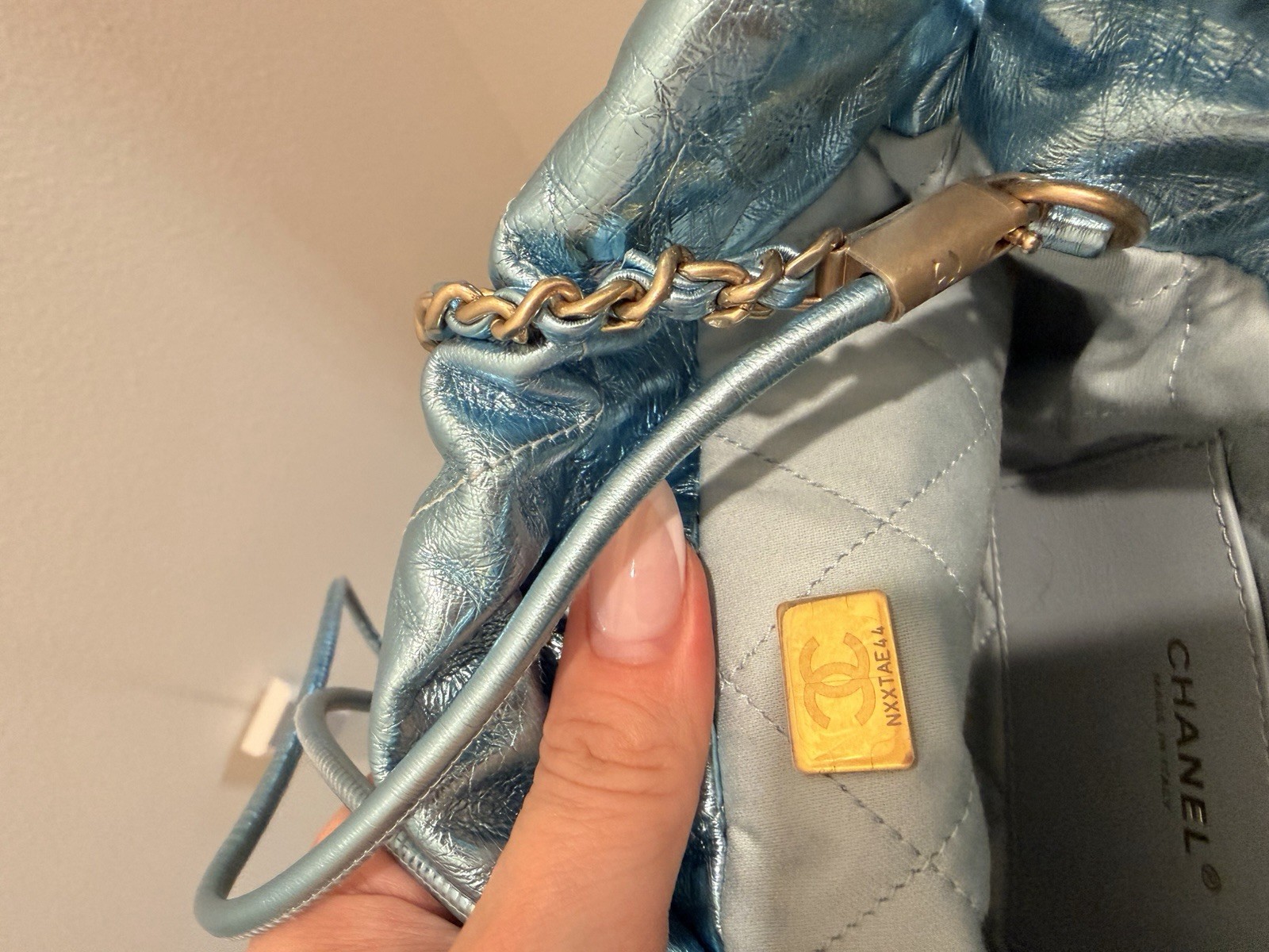 CHANEL Metallic Calfskin Quilted Mini Chanel 22 Blue