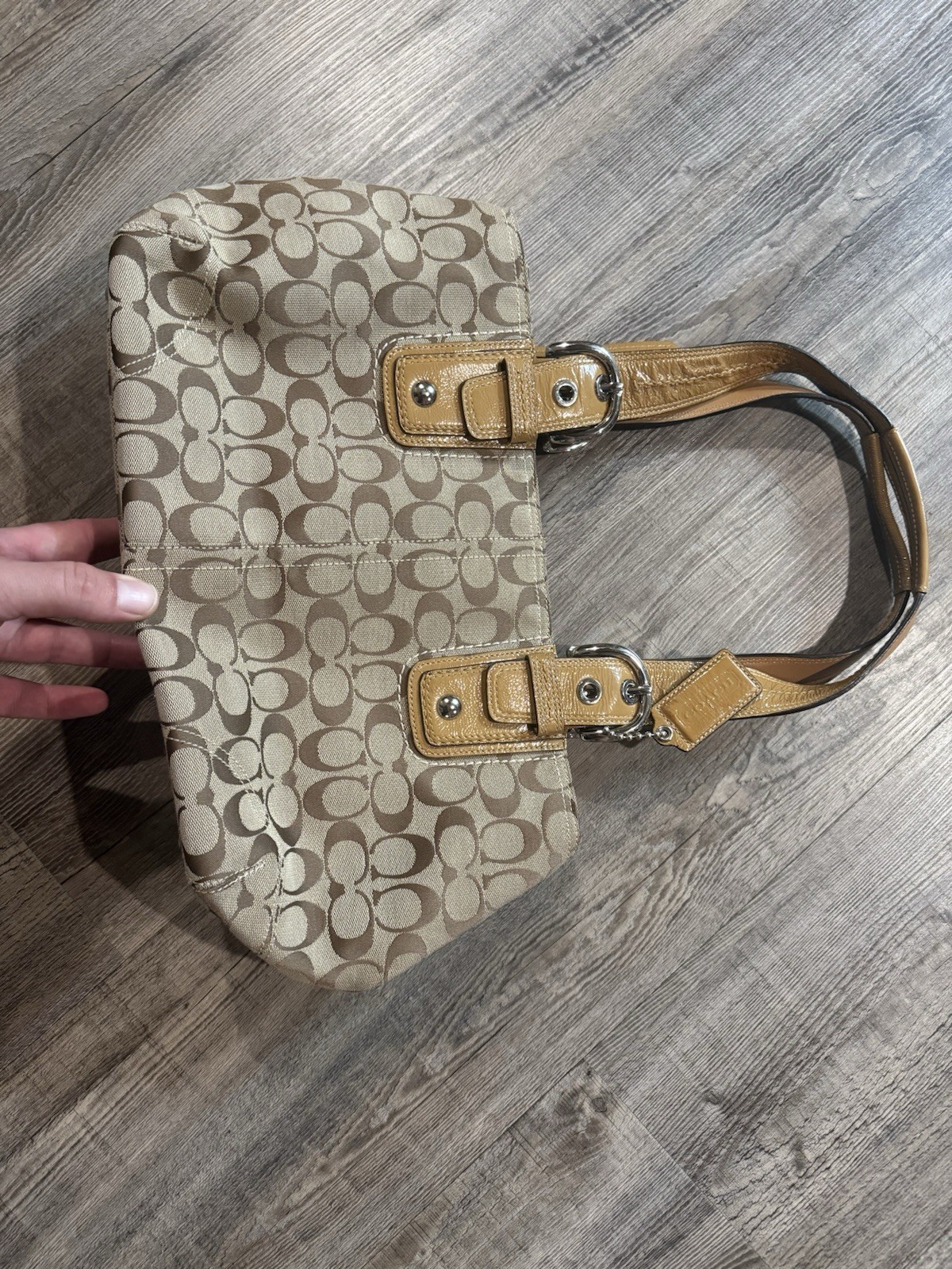 Coach Signature Soho C Logo Satchel Top Handle Bag Beige/Brown Zip Pockets Charm