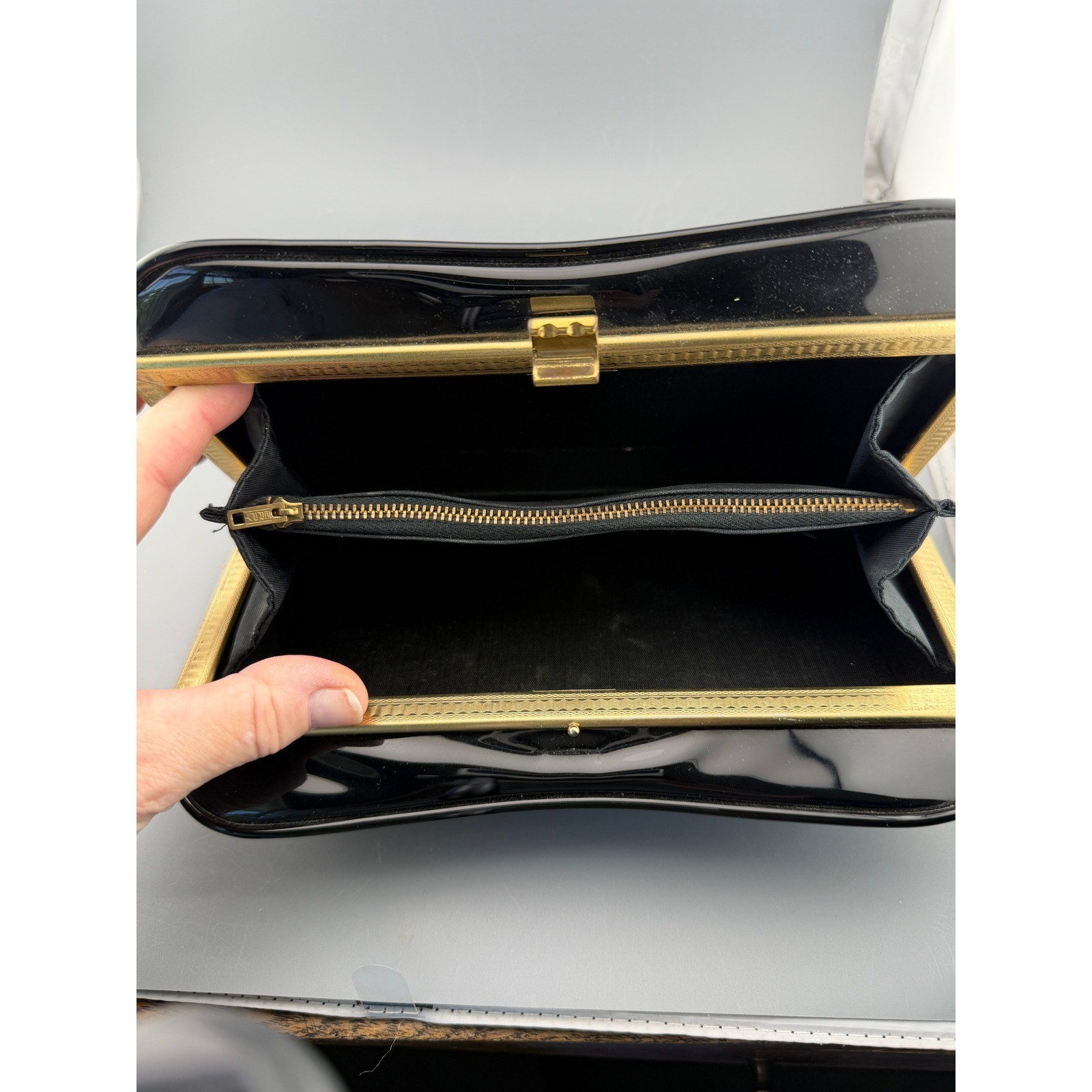 Vintage Clutch Purse Black Patent Gold Tone Kiss Lock Talon Zip Evening Bag 9″