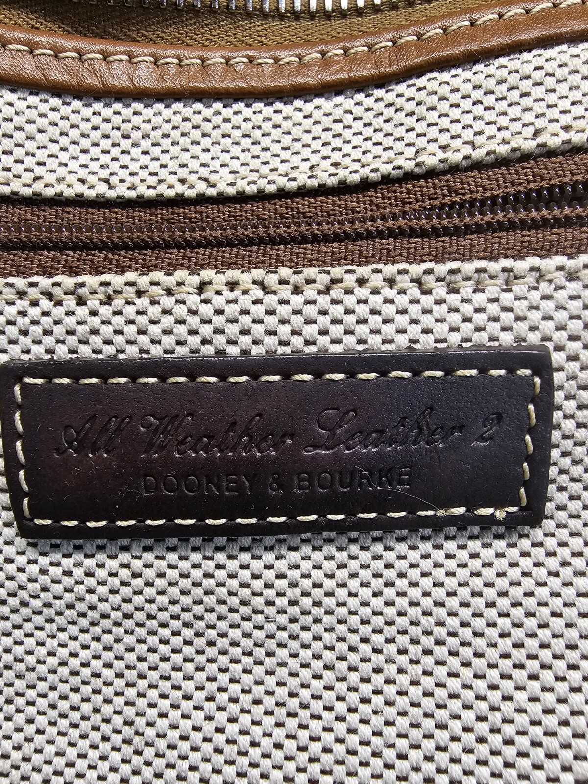 Dooney & Bourke Brown Pebble Leather Crossbody Shoulder Bag H3 060586 Preppy Ivy