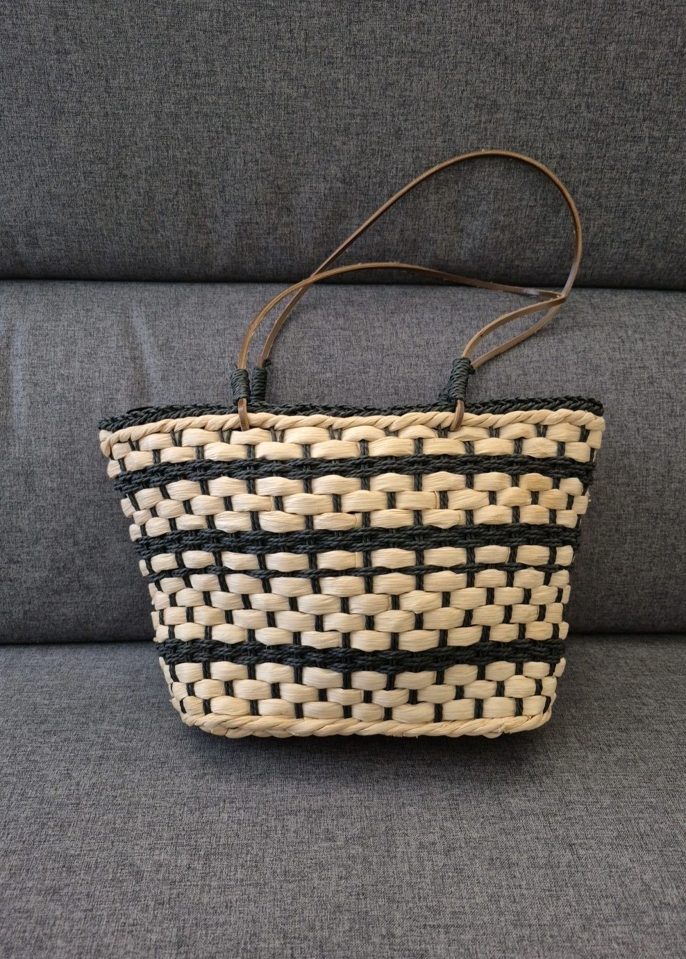 Hand Bag Hand Made Of Straw Size 12″ In 7″ Mix Cream & Black New