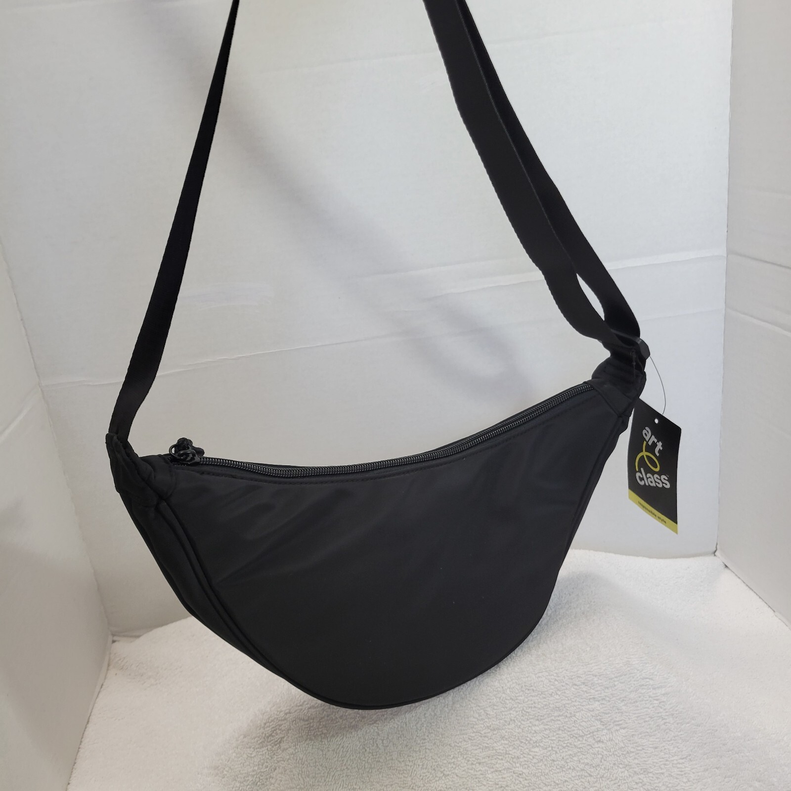 Art Class Black Convertible Fanny Pack / Crossbody / Shoulder Bag New With Tags