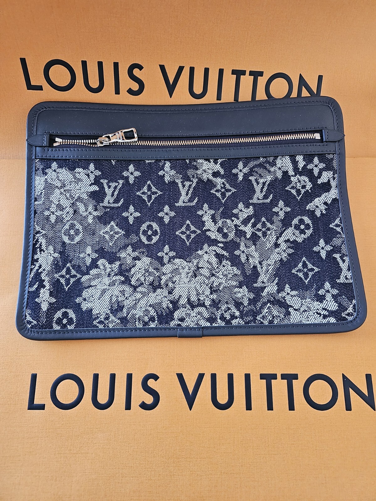 Louis Vuitton LARGE Pochette Blue Tapestry Monogram Pouch Excellent 12.5X9.5INCH