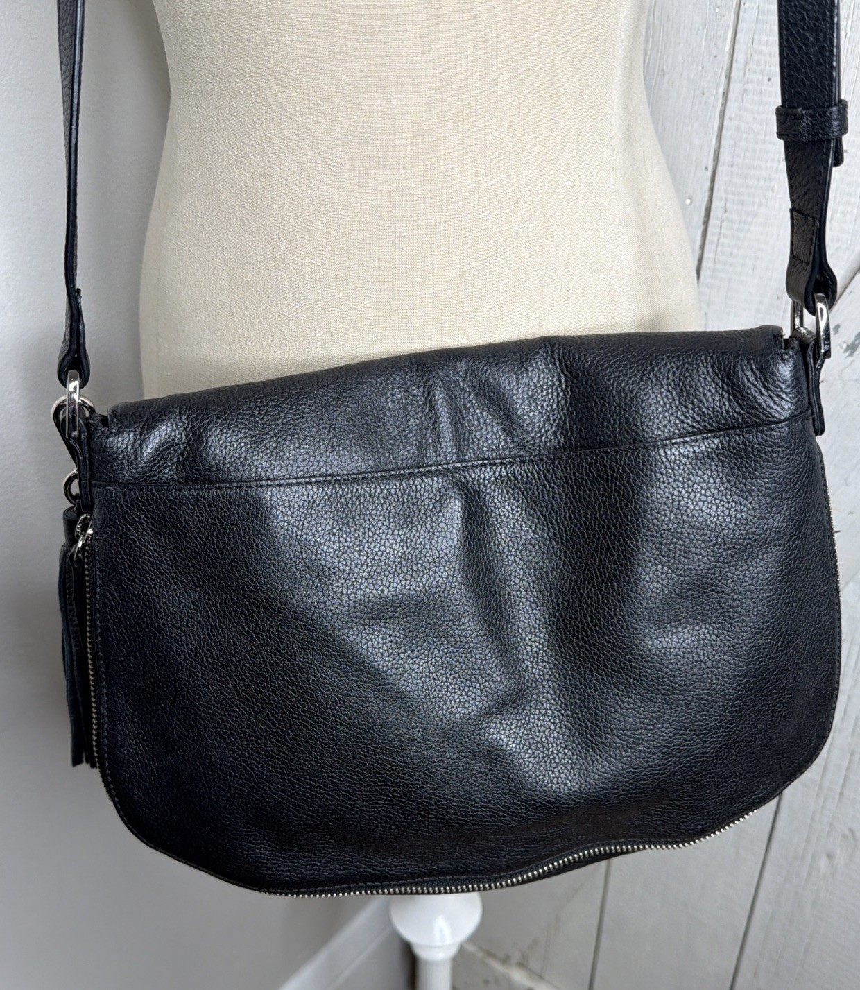 Nordstrom Black leather Handbag Purse Crossbody Tassel Expandable Roomy