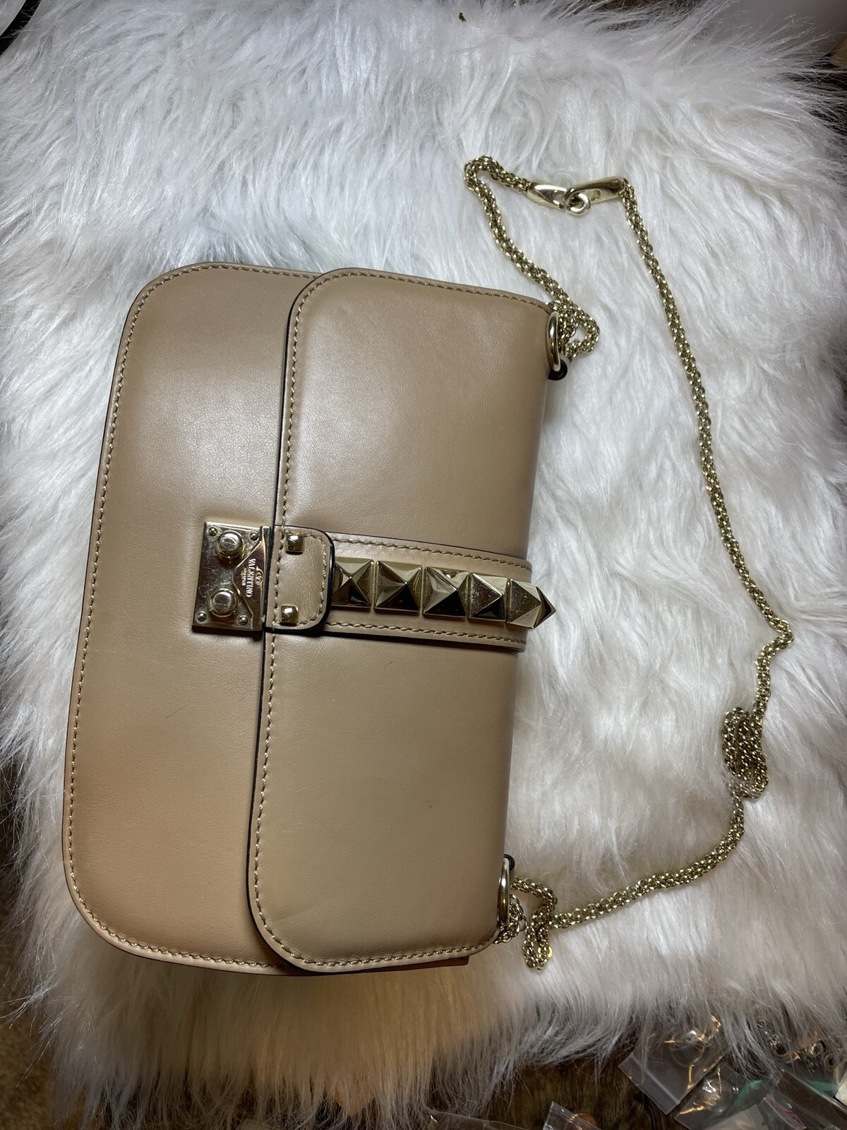 Valentino Garavani Rockstud Tasche Farbe Poudre Leather Shoulder Bag