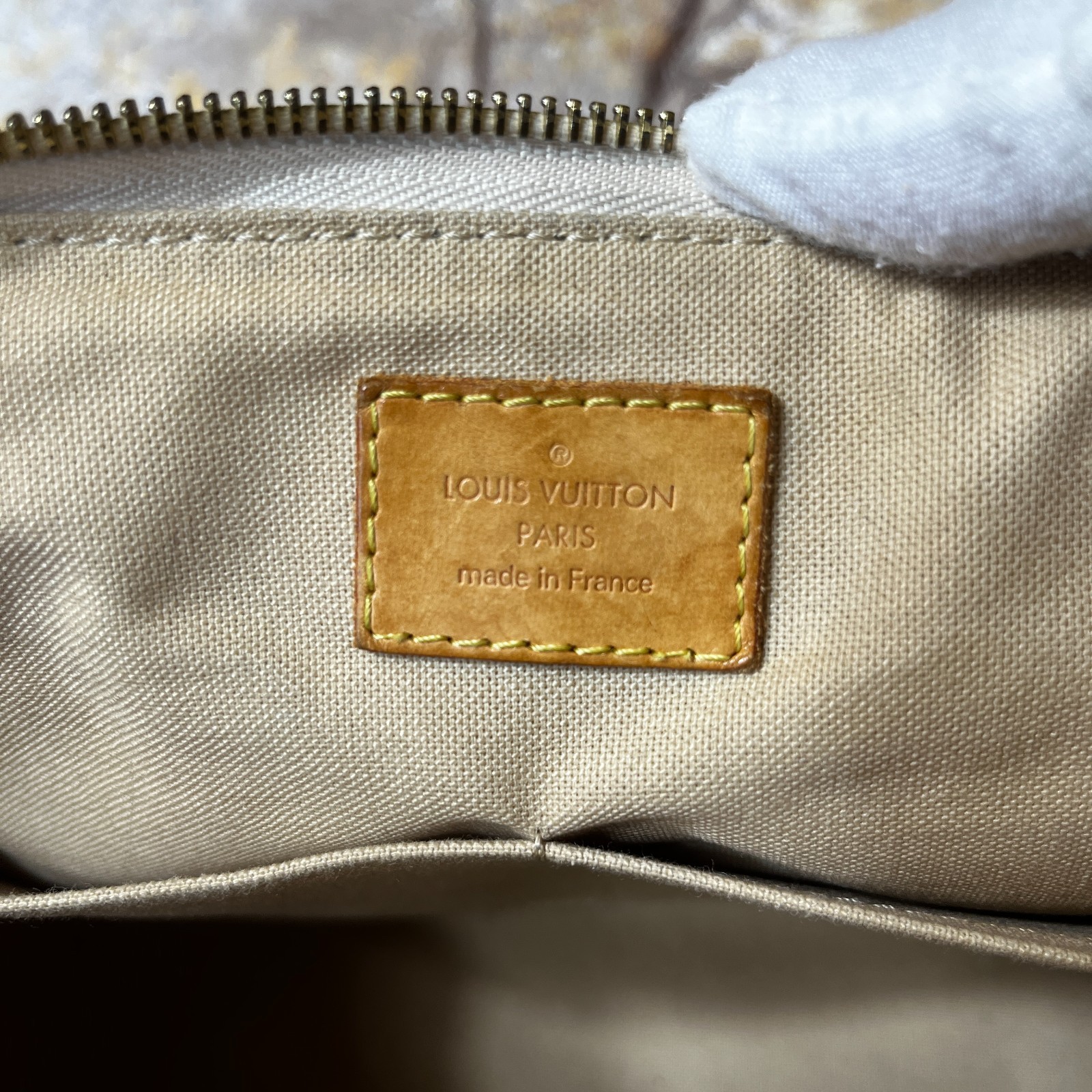 Louis Vuitton Damier Azur Siracusa PM Shoulder Bag / White Canvas Crossbody