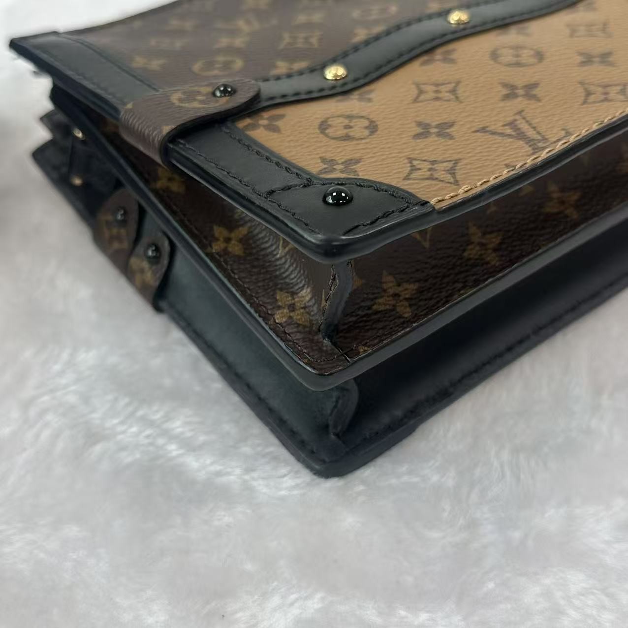 Auth Louis Vuitton Trunk Clutch Monogram Reverse Canvas Gold Crossbody Bag/