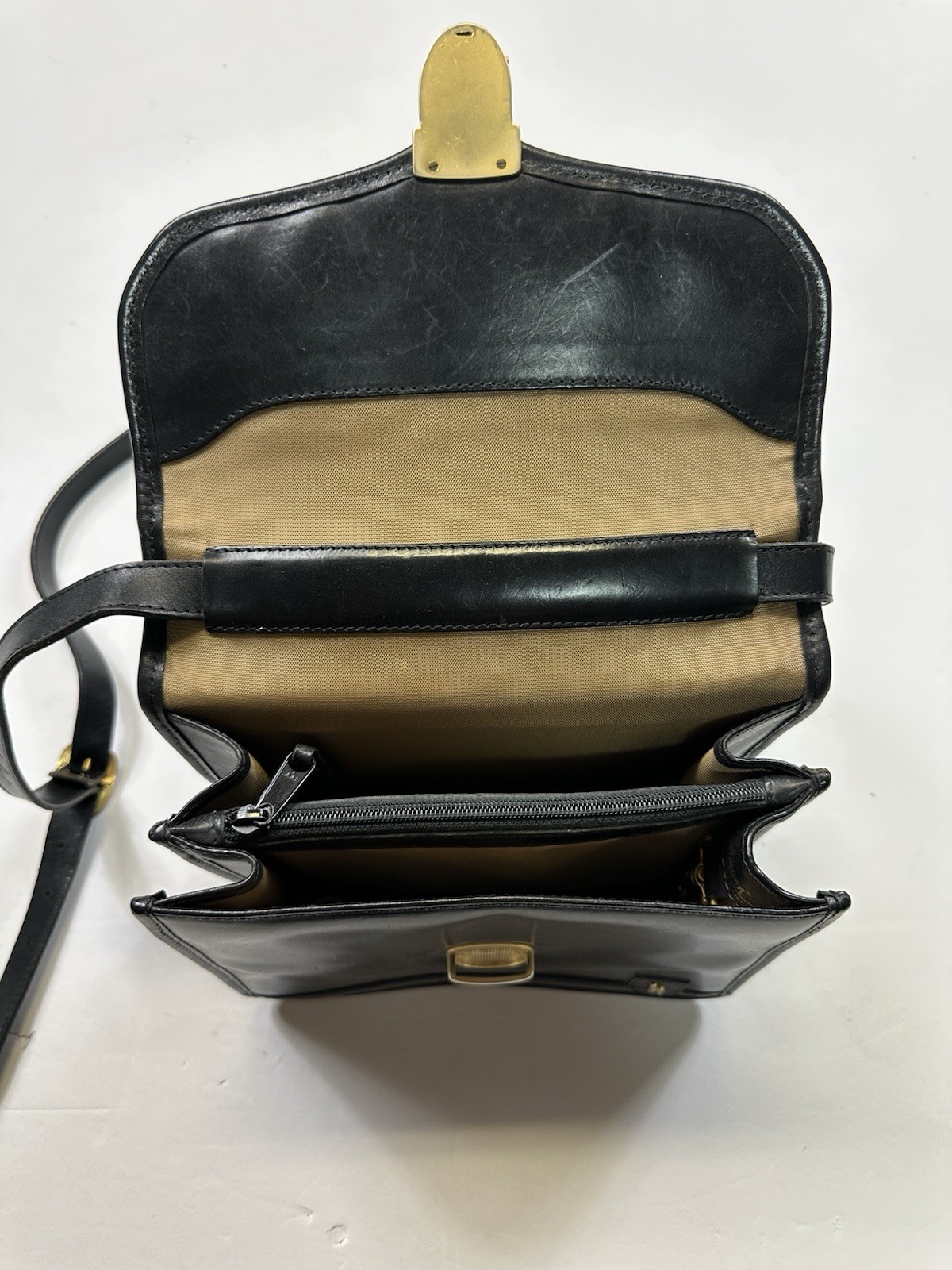 Hartmann by Lombardo Small Messenger Bag Purse Crossbody Black Weave