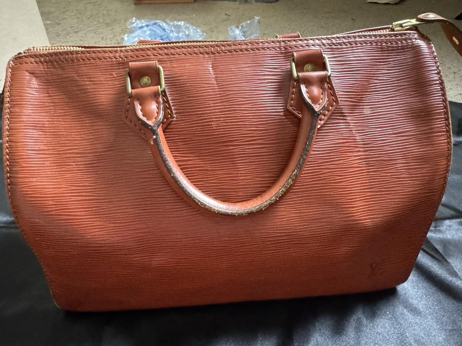 Louis Vuitton Speedy Epi Brown Satchel Top Handle Bag Zip Gold Hardware Medium