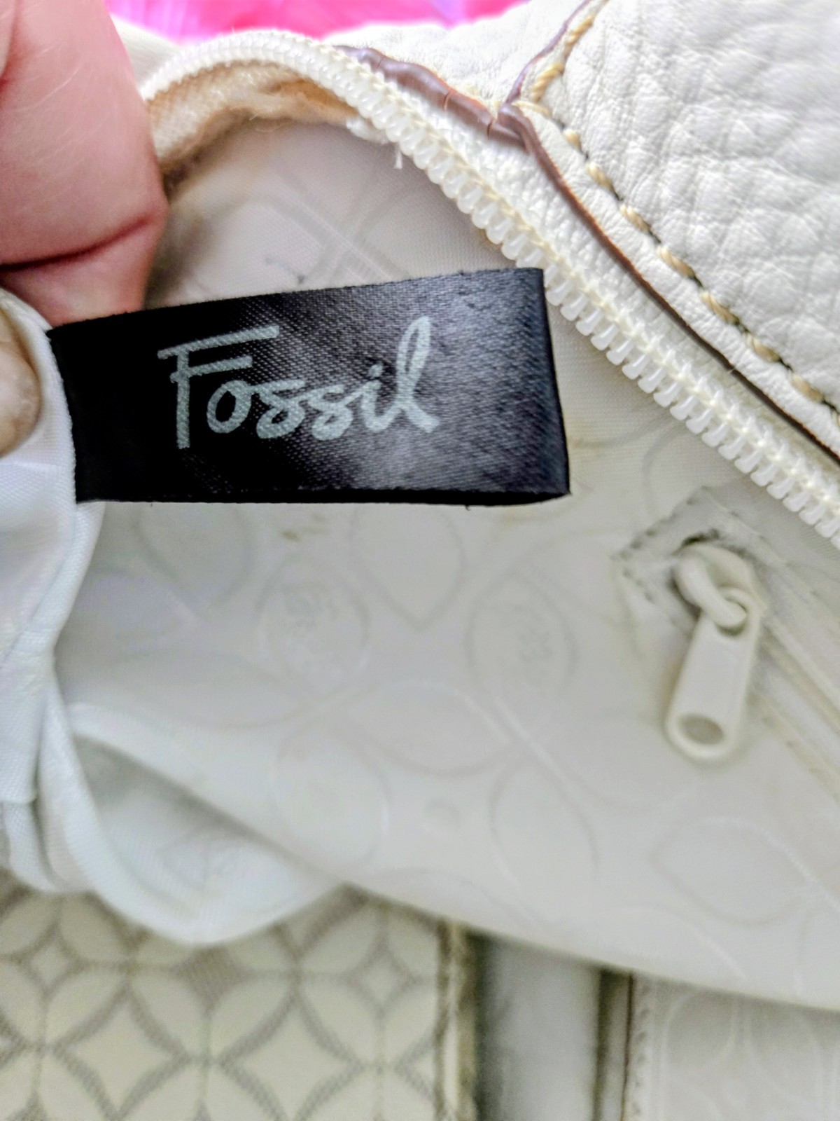 Fossil Shoulder Bag With Iconic Key
