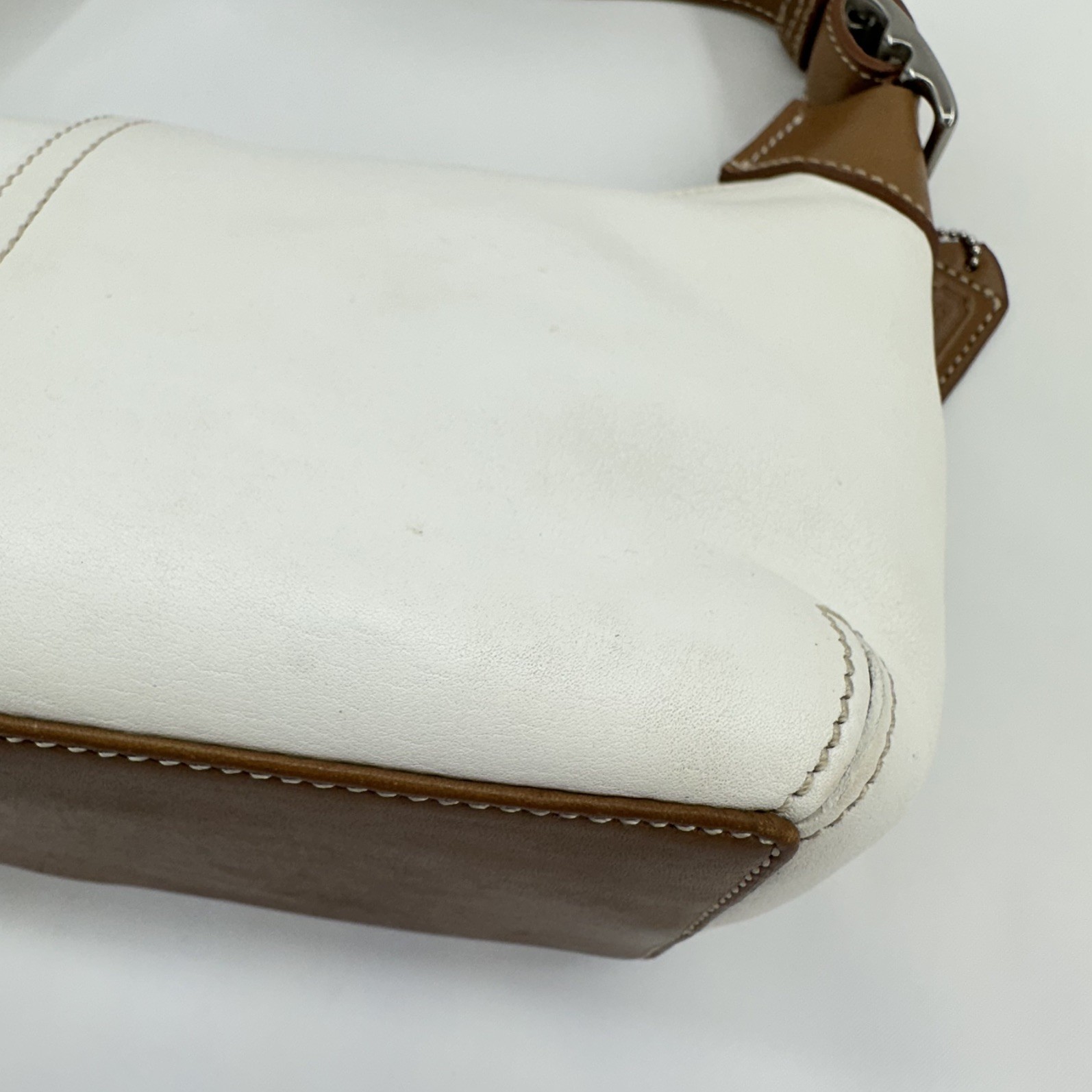 Coach Legacy Demi Hobo 9564 White Ivory Tan Leather Shoulder Bag Y2K Classic