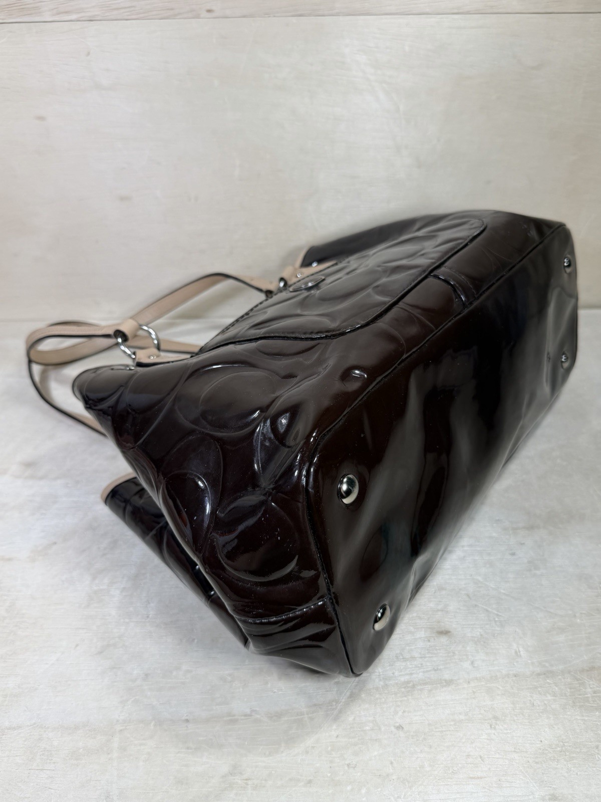 Coach Peyton Embossed Patent Leather Kiss-Lock Tote F25487 Brown Tan Trim Rare