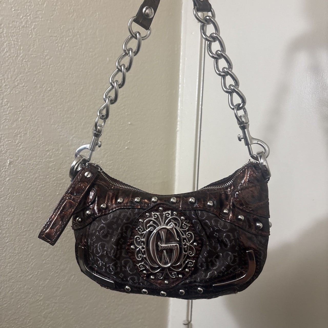 Vintage Y2K Vintage Guess woman shoulder bag. Brown Great. Condition
