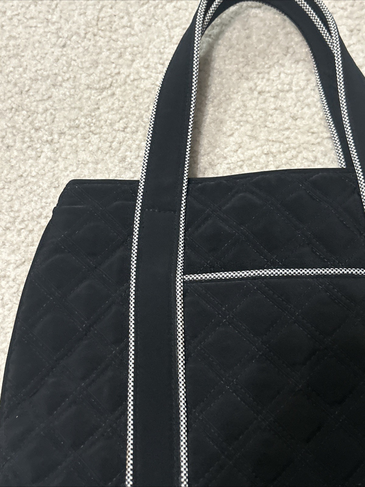 VERA BRADLEY QUILTED BLACK HANDBAG with BLACK/WHITE Piping Purse 10x13x4”