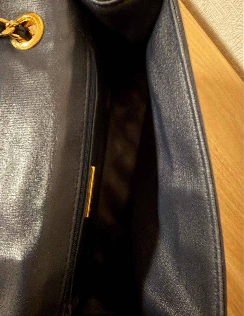 Givenchy Quilted Chain Shoulder Bag Authentic Dark Navy 4G Logo Hardware Vintage