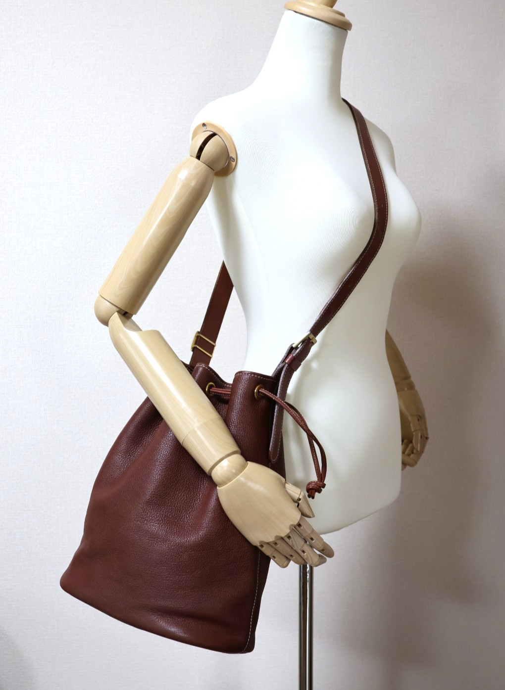 BURBERRY Nova-Check Drawstring Shoulder Bag Leather Brown Everyday Authentic